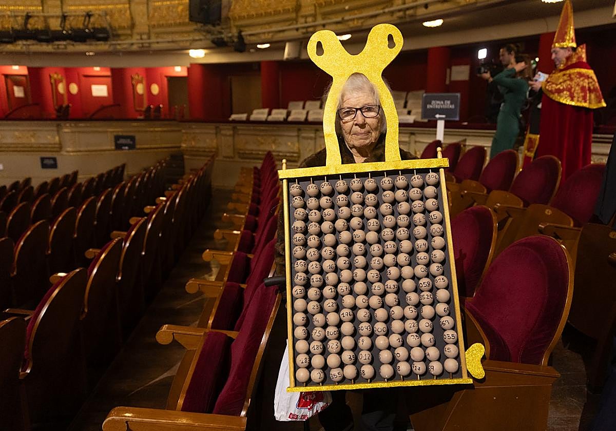 Disfraces de la suerte para la Lotería de Navidad: los &#039;looks&#039; en el Teatro Real