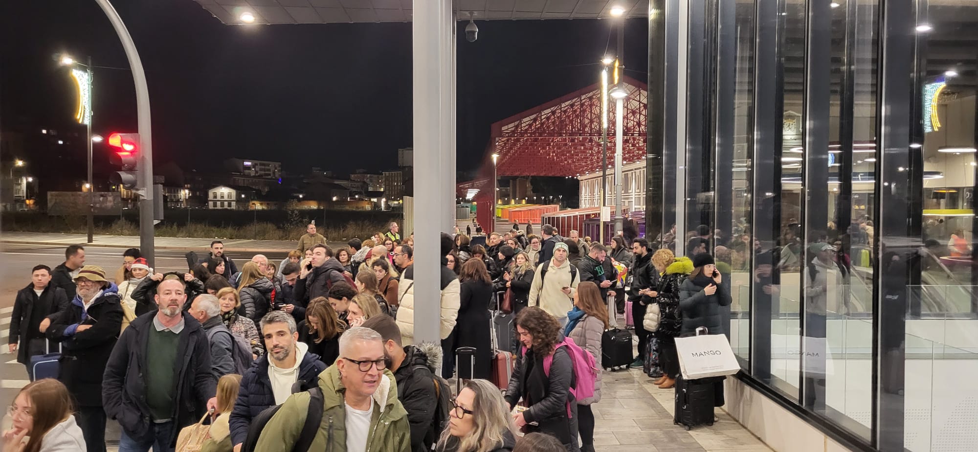 Nuevo caos en los trenes Asturias-Madrid: centenares de afectados