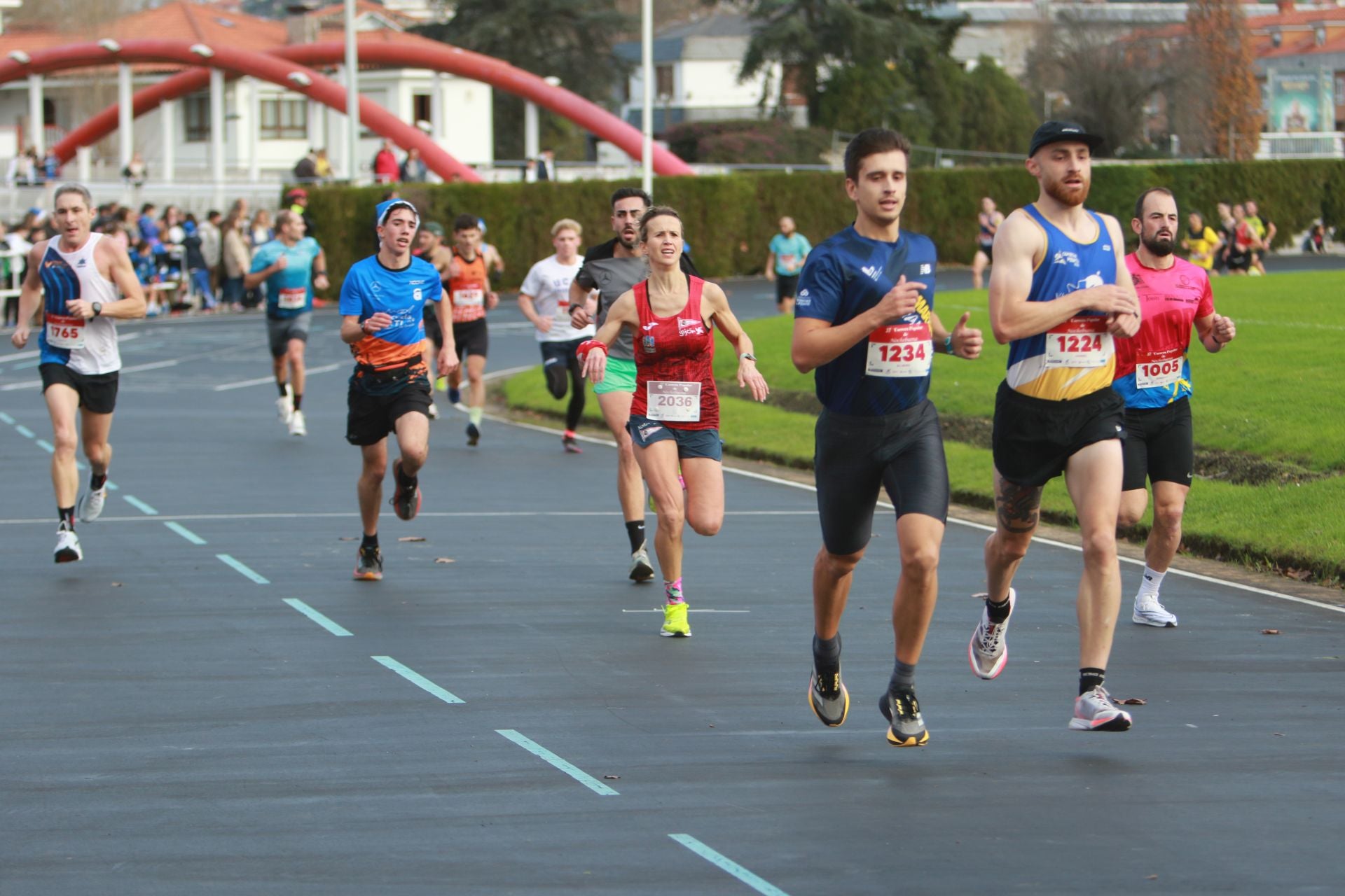 Una carrera mañanera para empezar la Nochebuena en Gijón