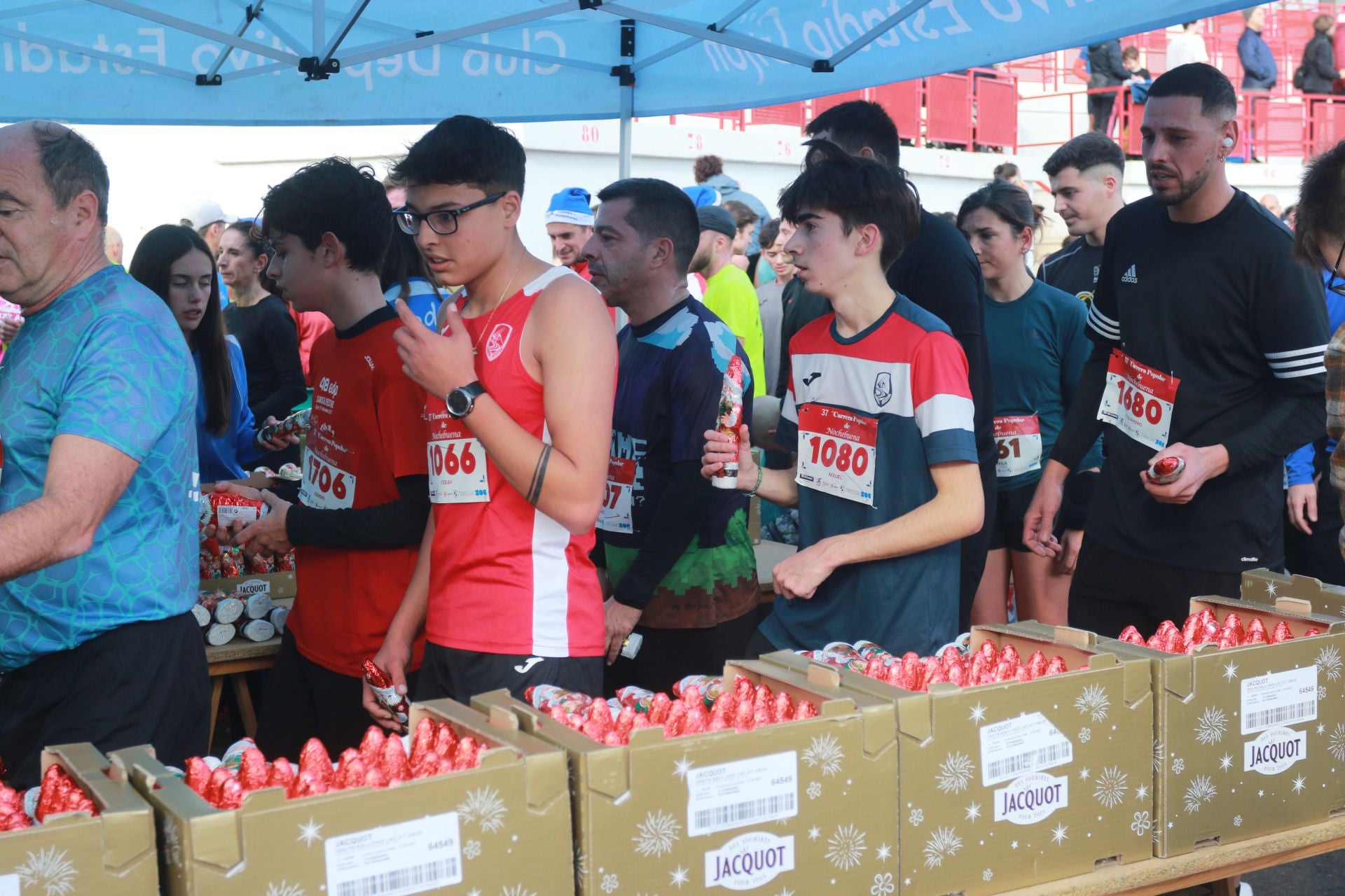 Una carrera mañanera para empezar la Nochebuena en Gijón