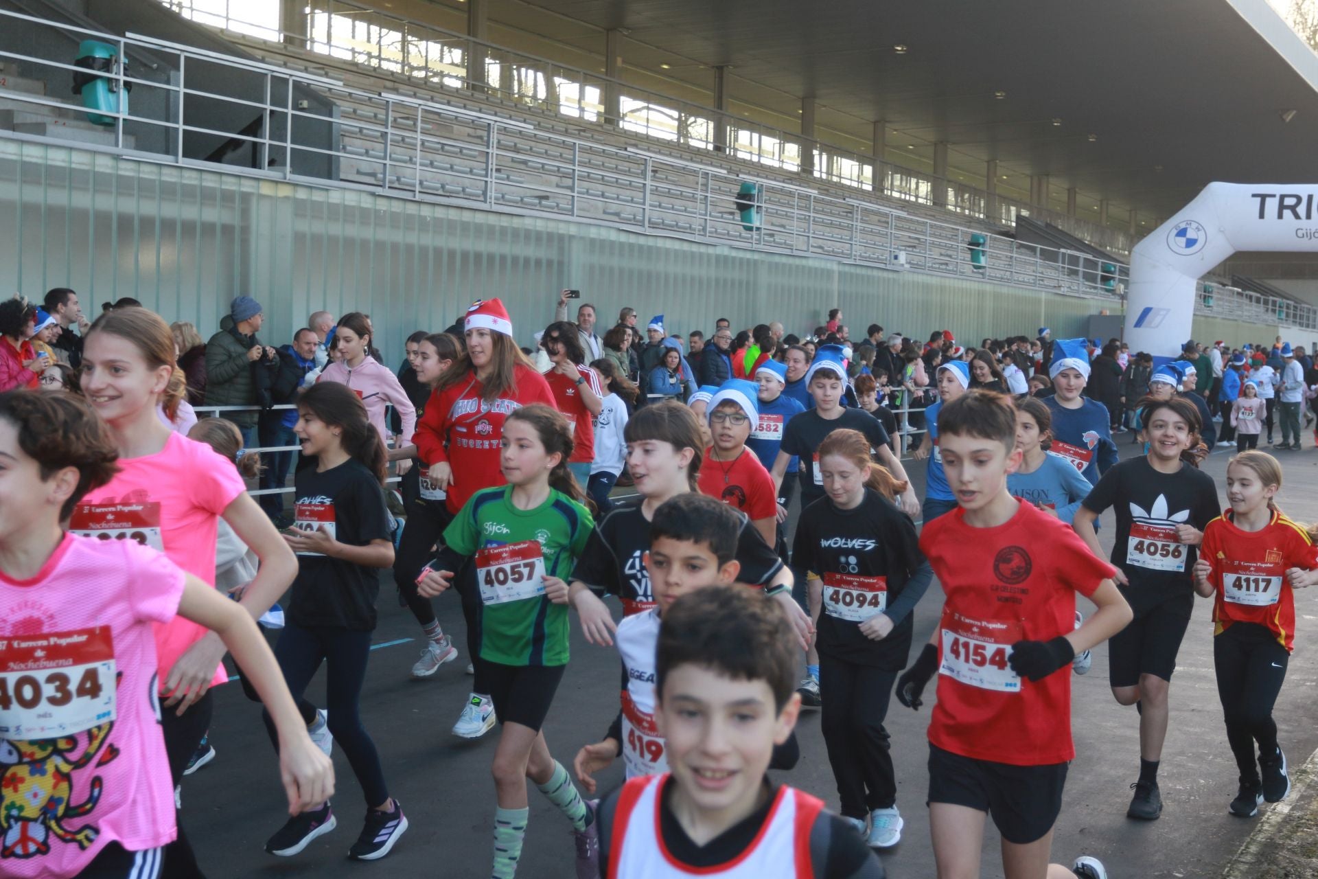 Una carrera mañanera para empezar la Nochebuena en Gijón