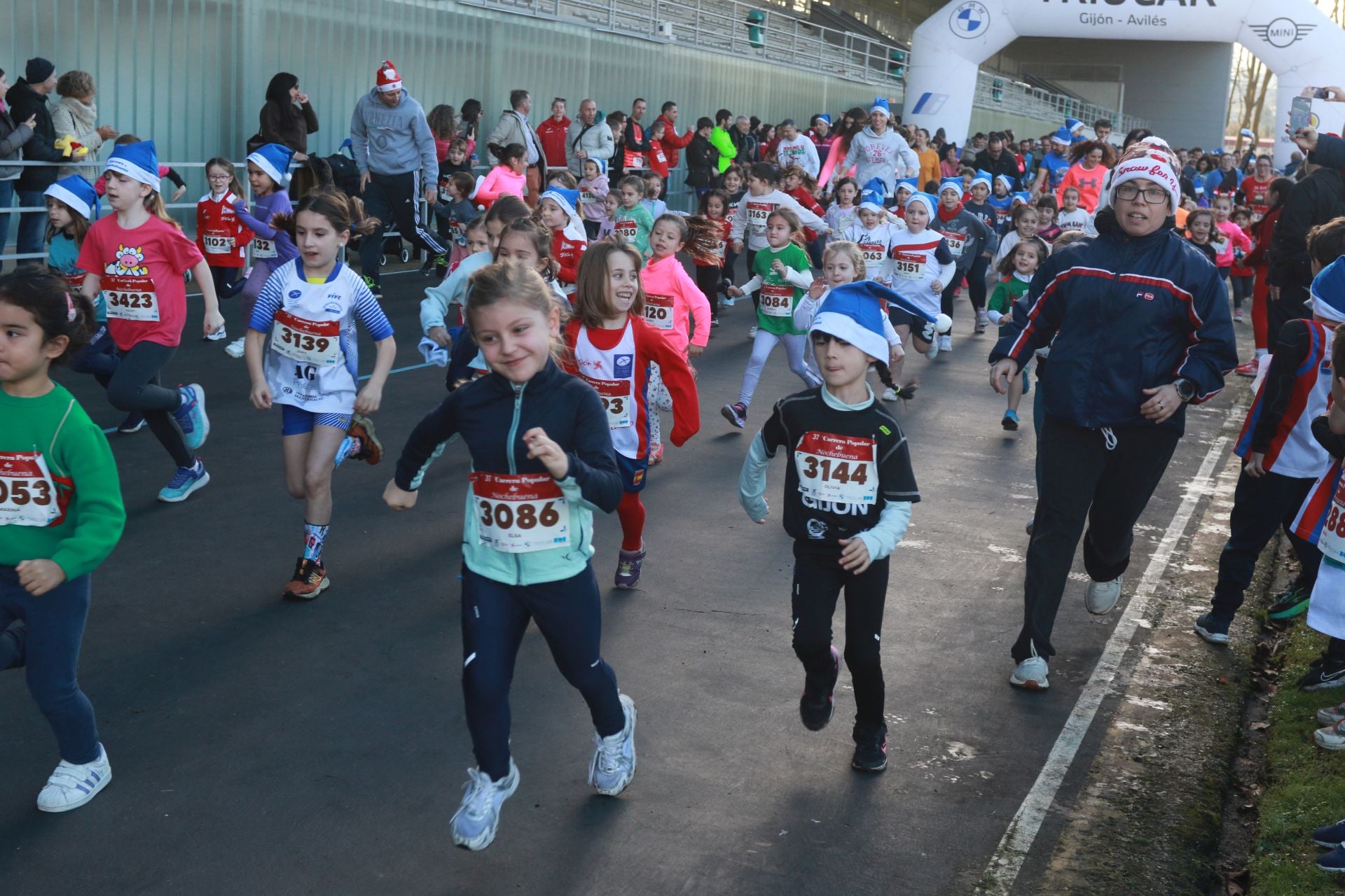 Una carrera mañanera para empezar la Nochebuena en Gijón