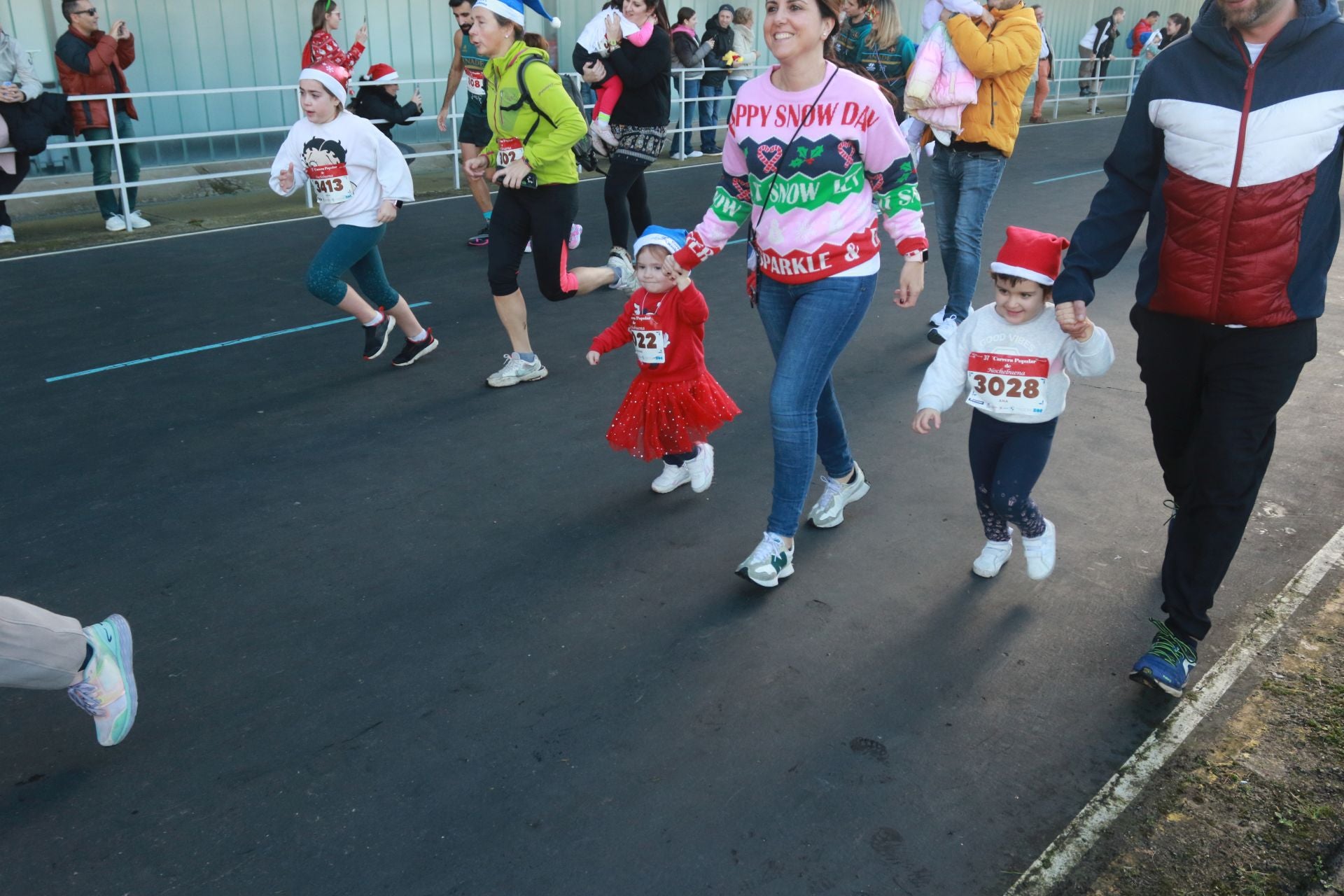 Una carrera mañanera para empezar la Nochebuena en Gijón