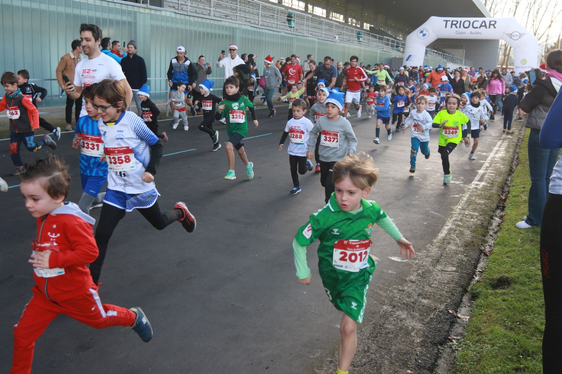 Una carrera mañanera para empezar la Nochebuena en Gijón