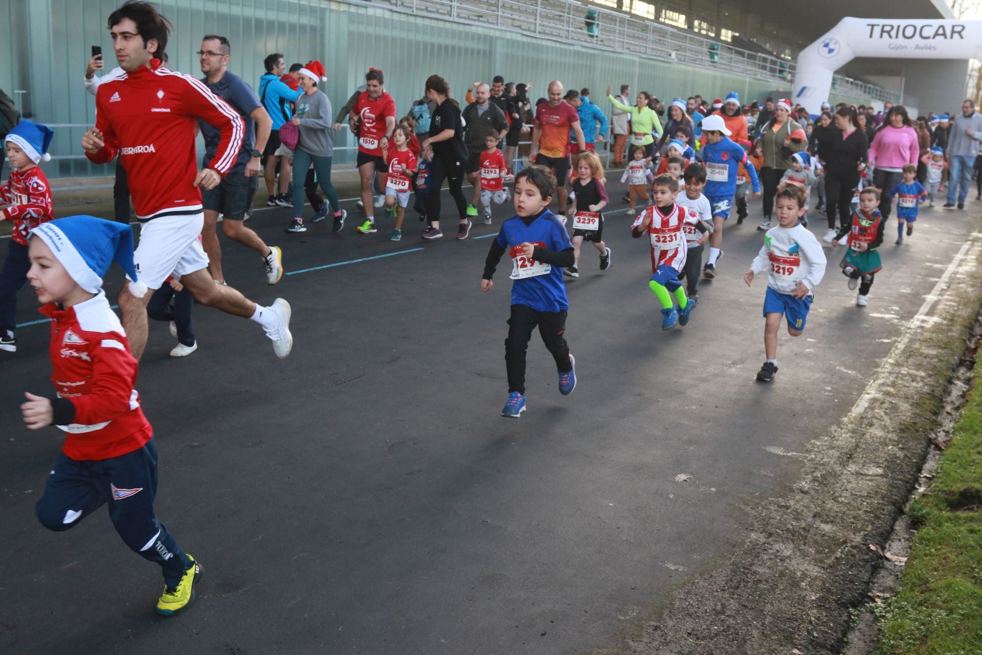 Una carrera mañanera para empezar la Nochebuena en Gijón