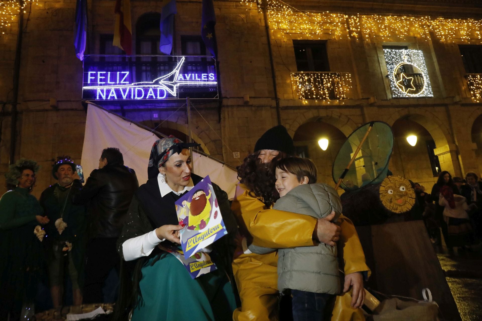 L&#039;Anguleru y Lolina reparten ilusión en Avilés