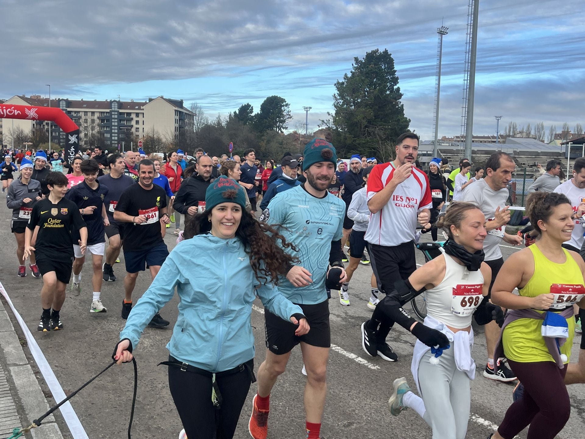 Una carrera mañanera para empezar la Nochebuena en Gijón