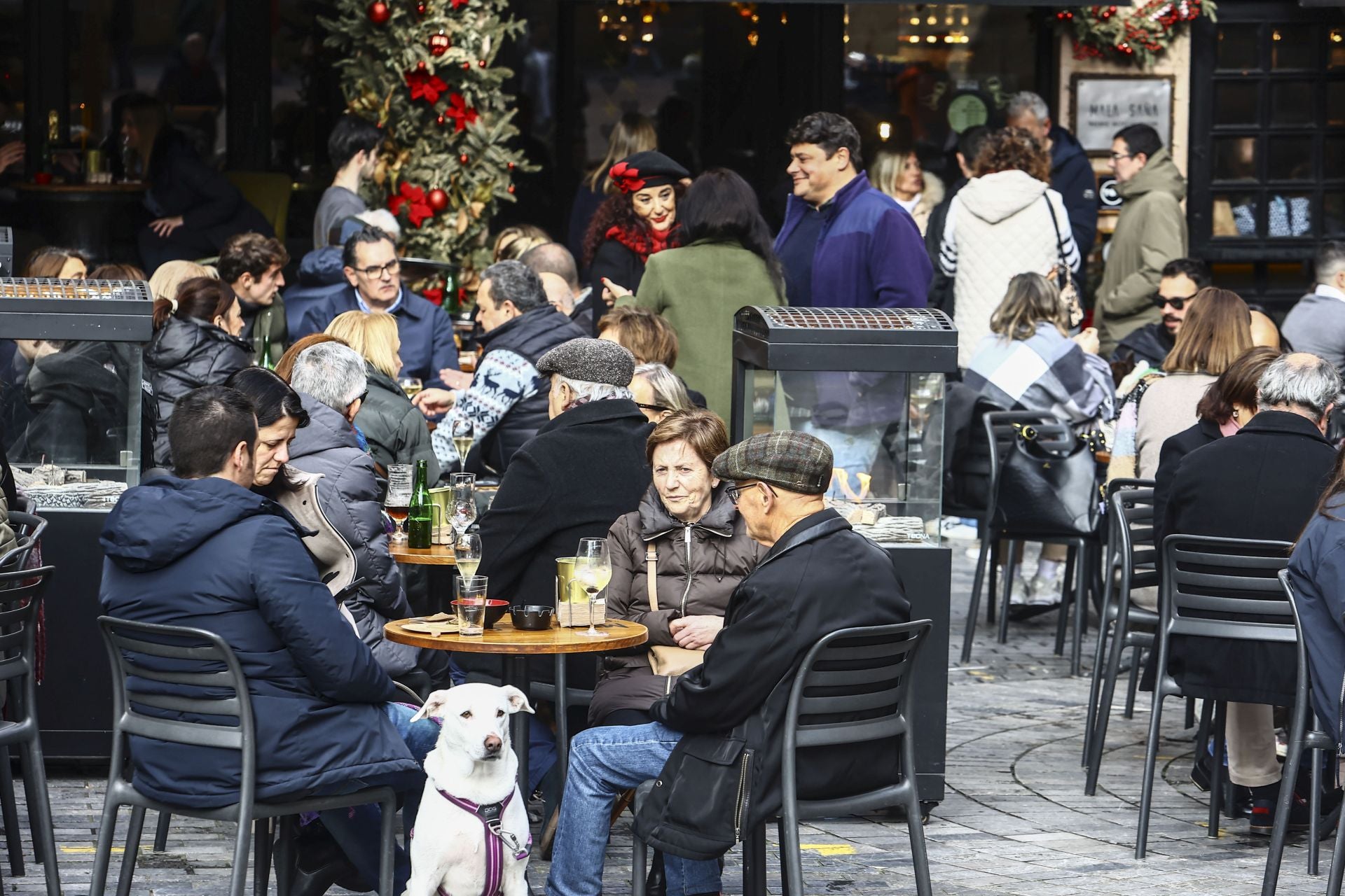 De vermuteo en Nochebuena: Asturias brinda en las terrazas