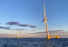 Windfloat Atlantic, el primer parque eólico flotante semisumergible del mundo, liderado por EDP Renovables y ubicado en el norte de Portugal, cuenta con turbinas construidas por la alianza formada por Windar y Navantia.