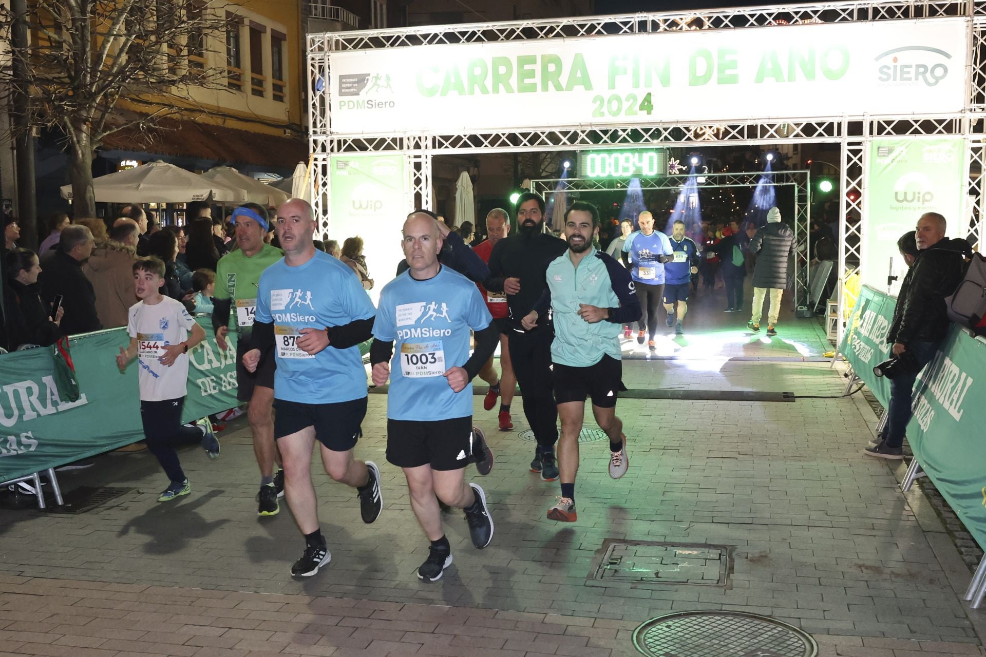 Siero se adelanta a la Nochevieja: todas las fotos de la Carrera de Fin de año