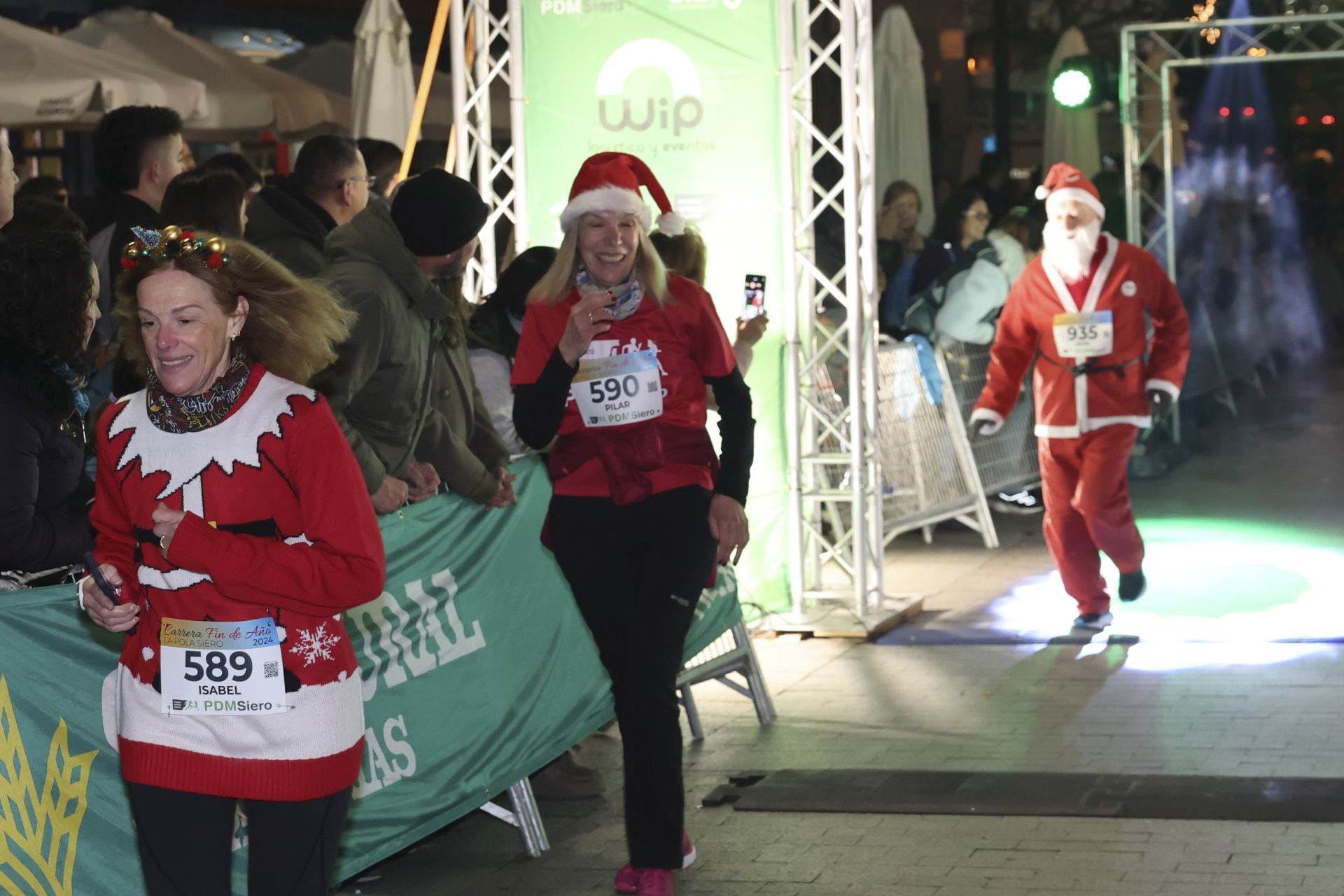 Siero se adelanta a la Nochevieja: todas las fotos de la Carrera de Fin de año