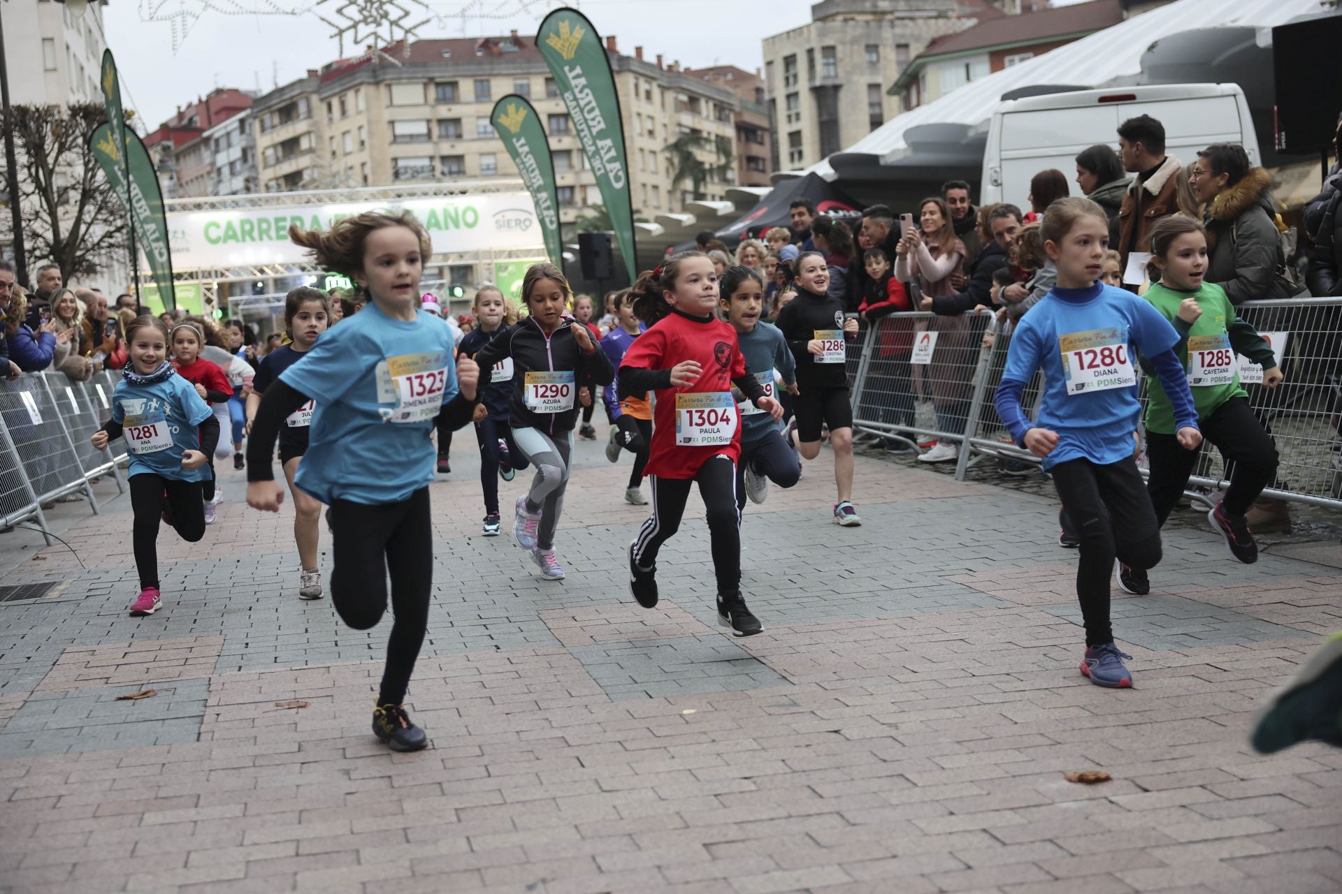 Siero se adelanta a la Nochevieja: todas las fotos de la Carrera de Fin de año