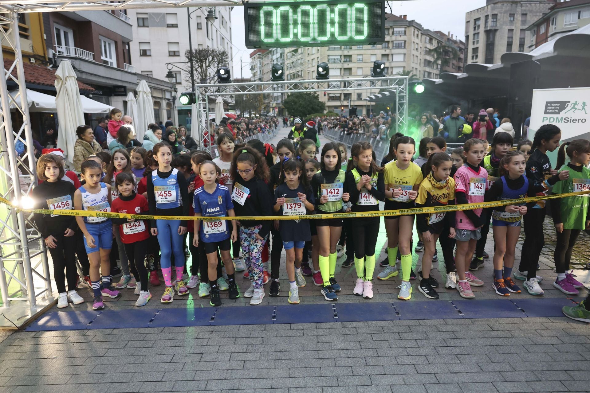 Siero se adelanta a la Nochevieja: todas las fotos de la Carrera de Fin de año