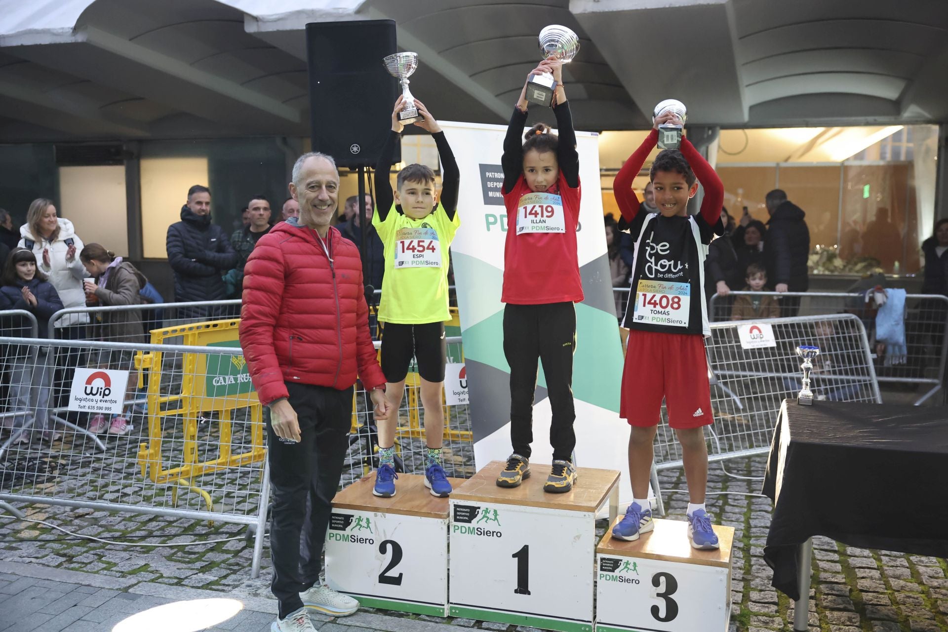 Siero se adelanta a la Nochevieja: todas las fotos de la Carrera de Fin de año