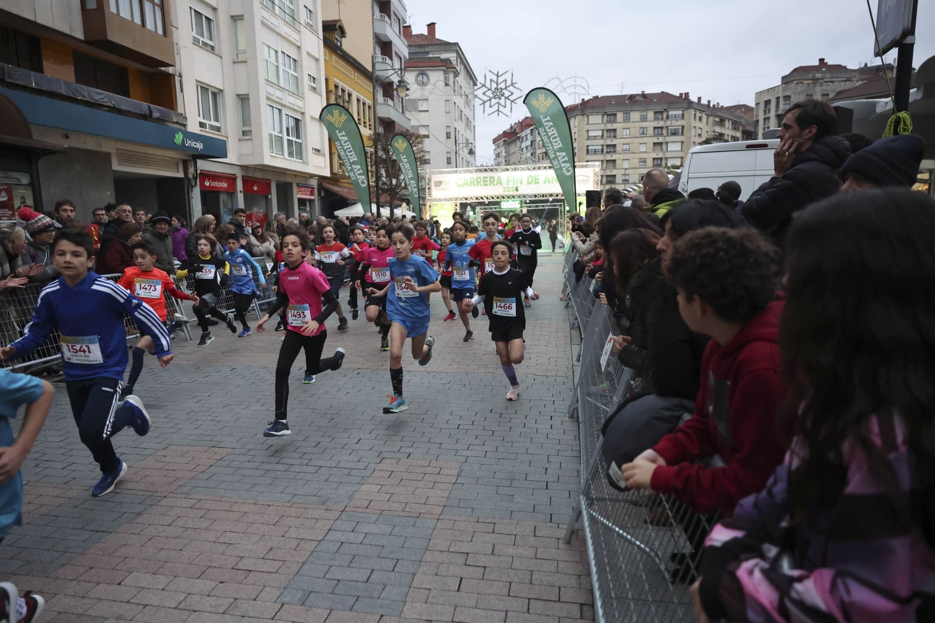 Siero se adelanta a la Nochevieja: todas las fotos de la Carrera de Fin de año