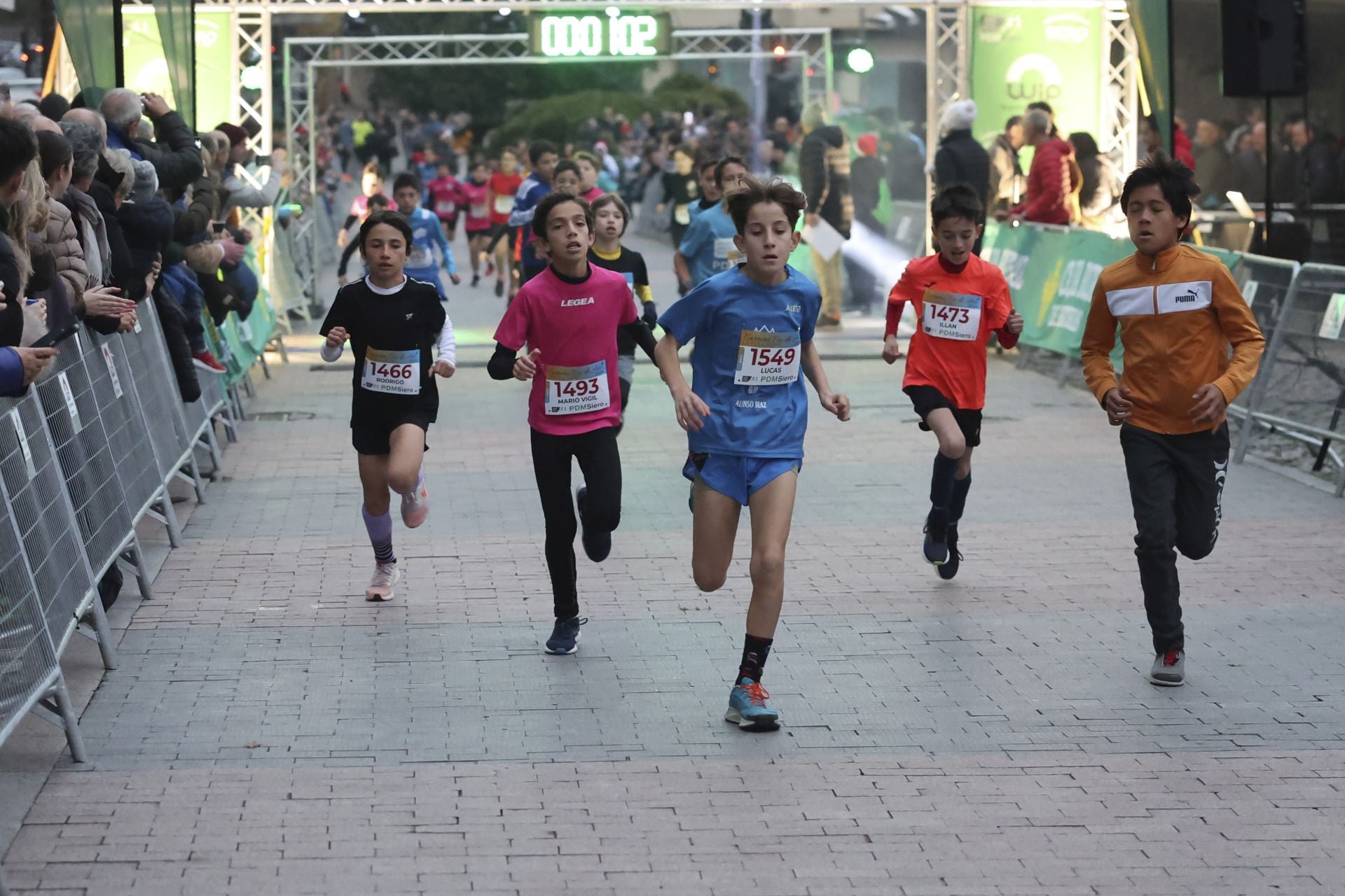 Siero se adelanta a la Nochevieja: todas las fotos de la Carrera de Fin de año