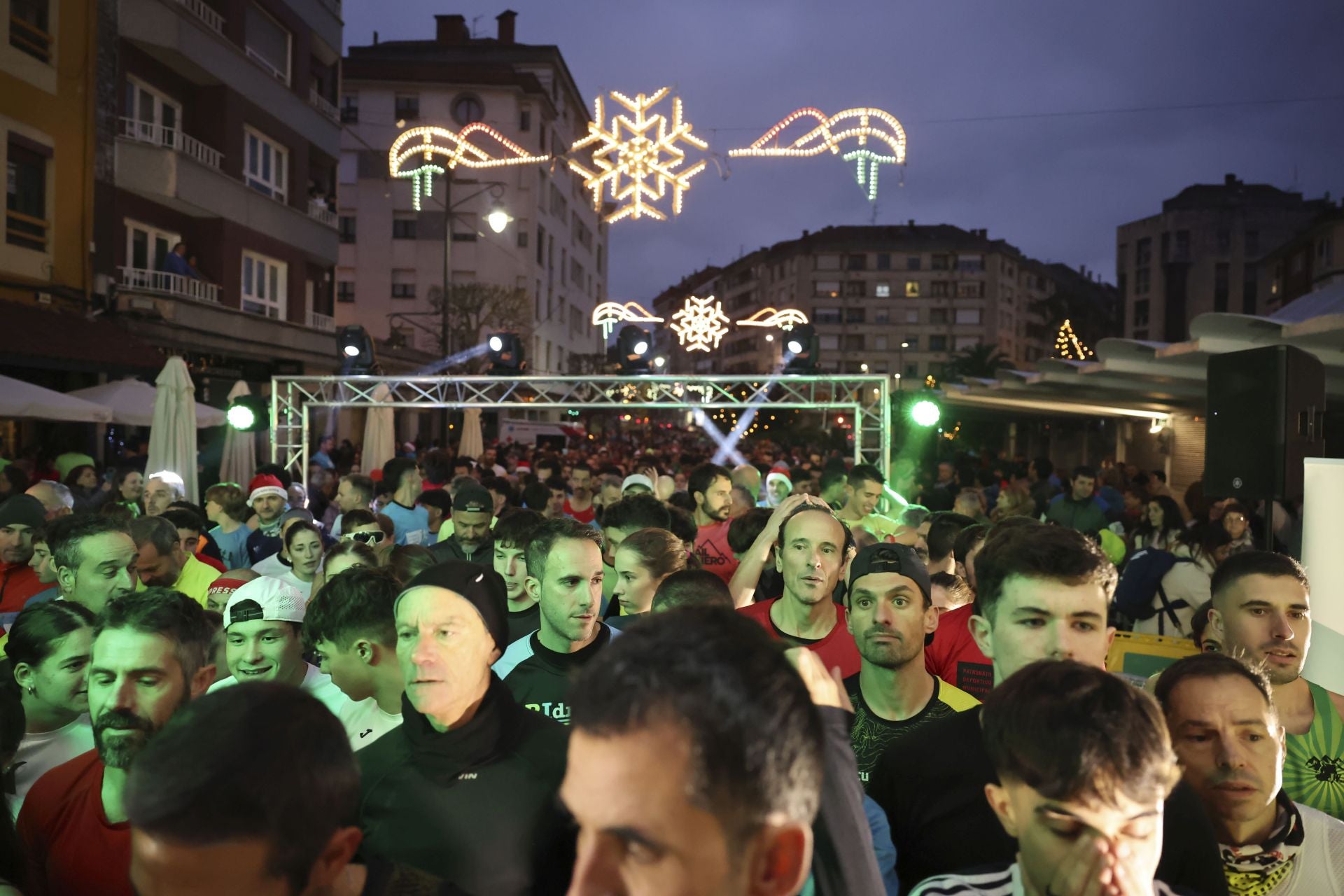 Siero se adelanta a la Nochevieja: todas las fotos de la Carrera de Fin de año