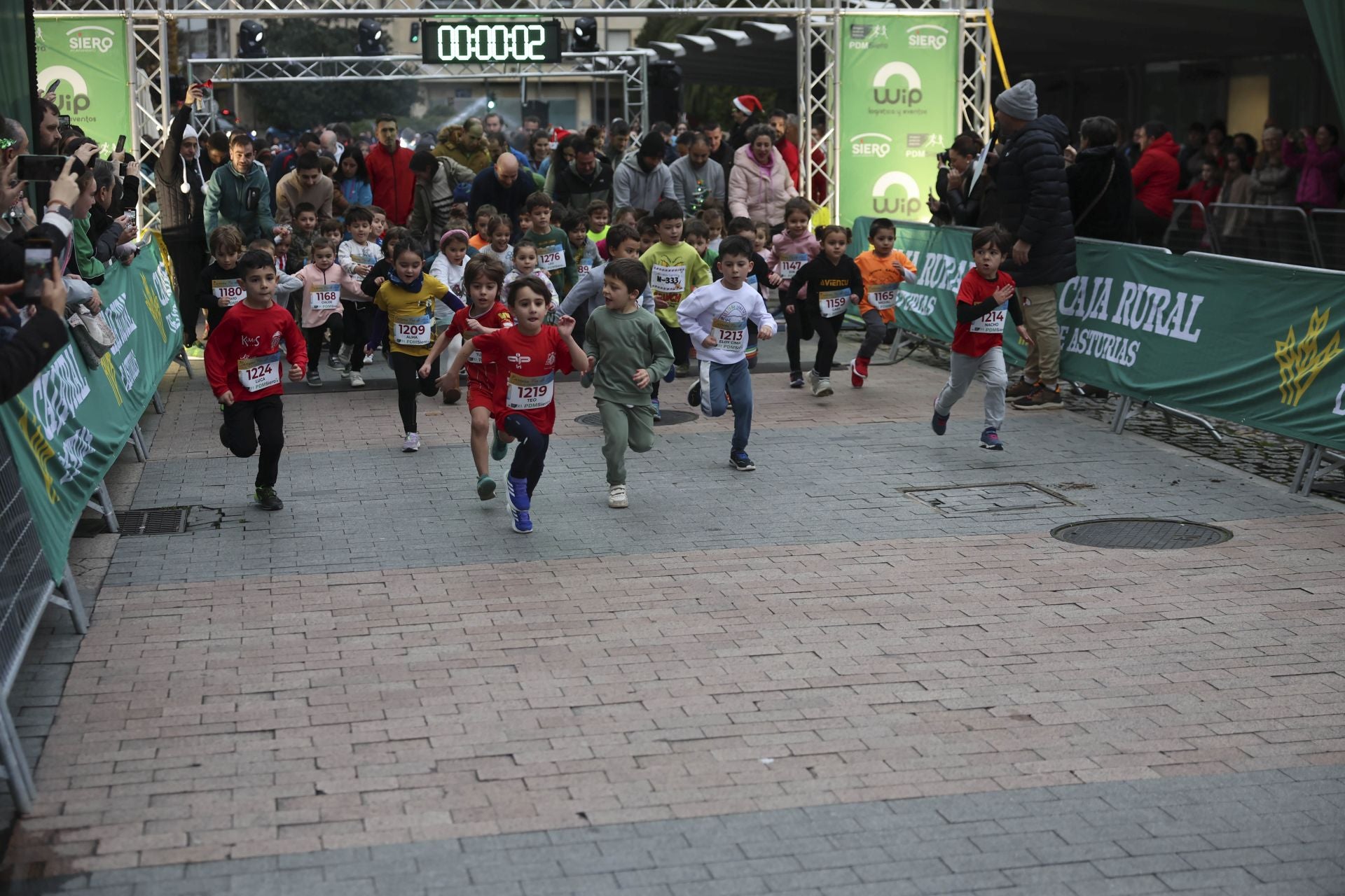 Siero se adelanta a la Nochevieja: todas las fotos de la Carrera de Fin de año