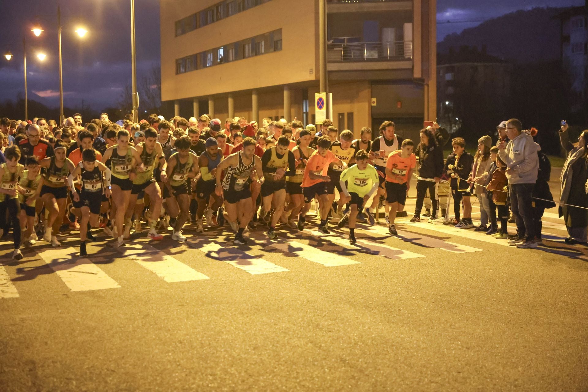 Las mejores fotos de la Carrera Fin de Año de Lugones