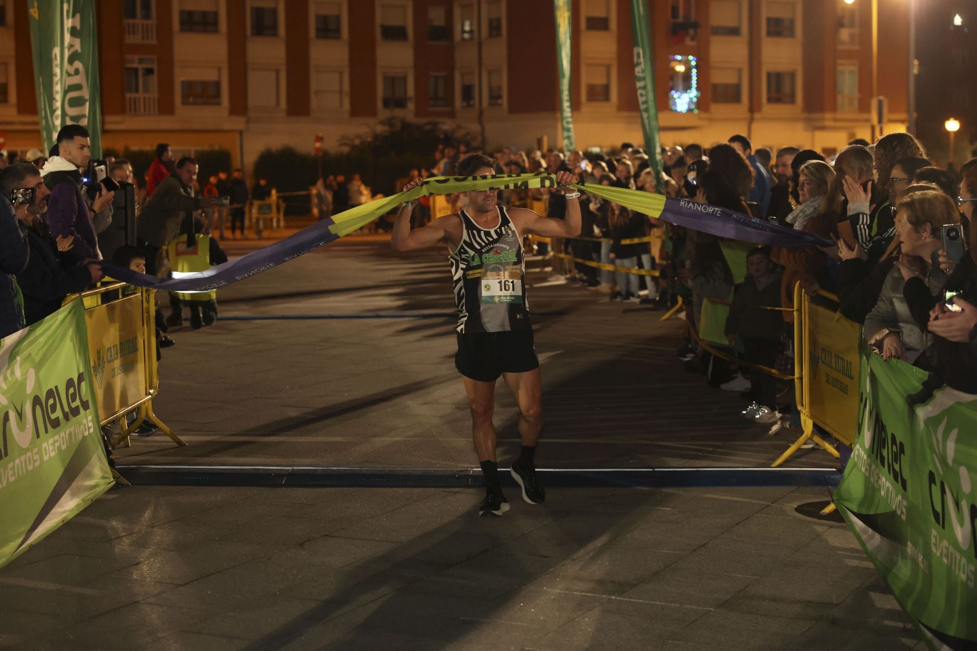 Las mejores fotos de la Carrera Fin de Año de Lugones