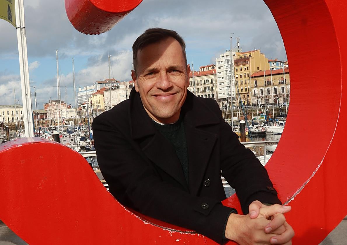 Manolo Sánchez Murias, en 'Letronas' de Gijón.