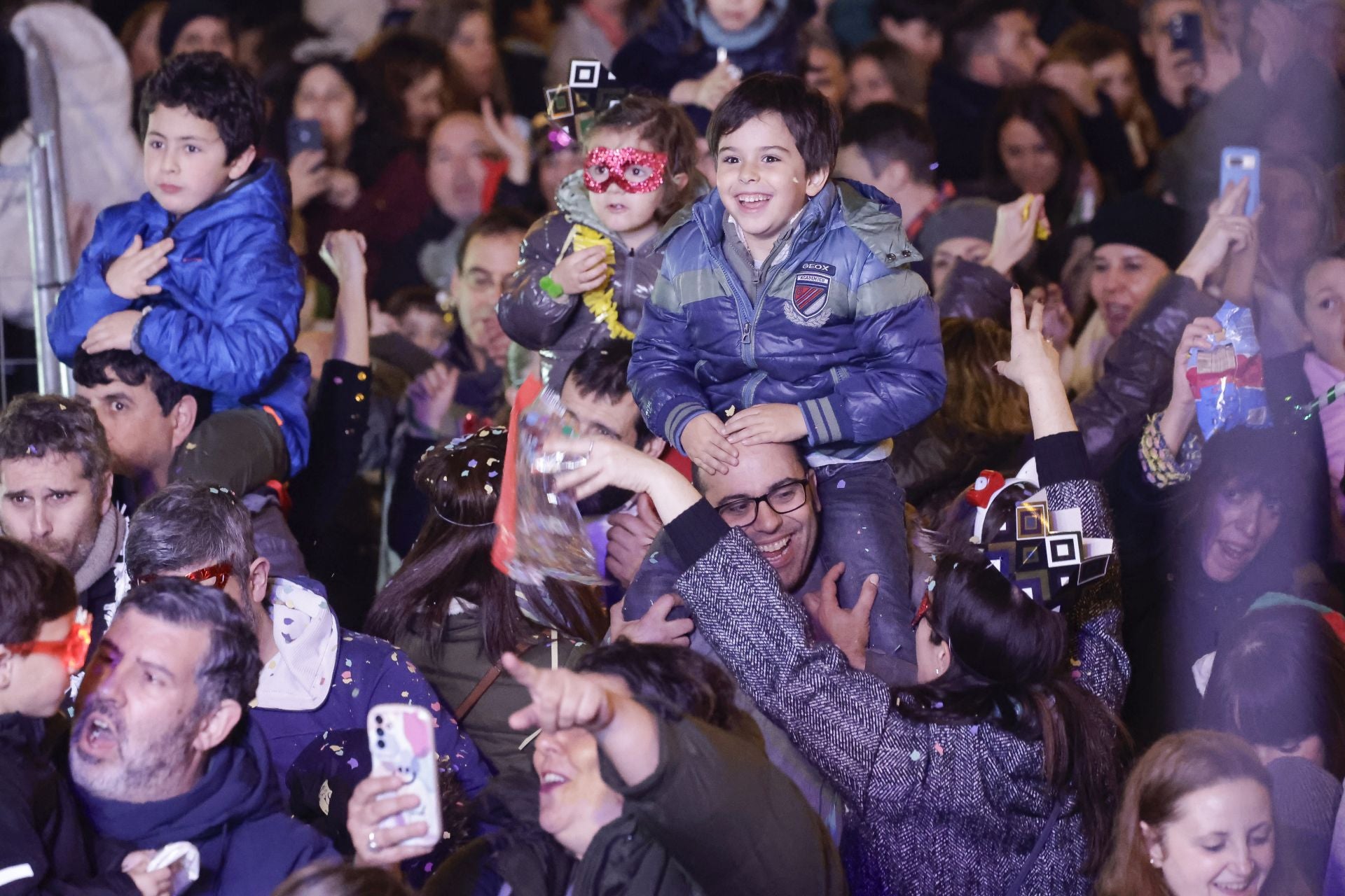 Los más pequeños reciben el año adelantado en las pequecampanadas de Gijón