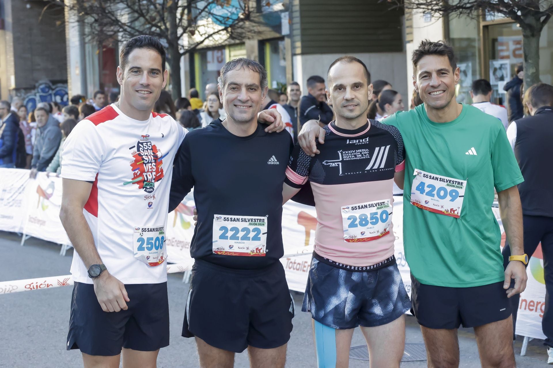 La San Silvestre vuela por las calles de Gijón