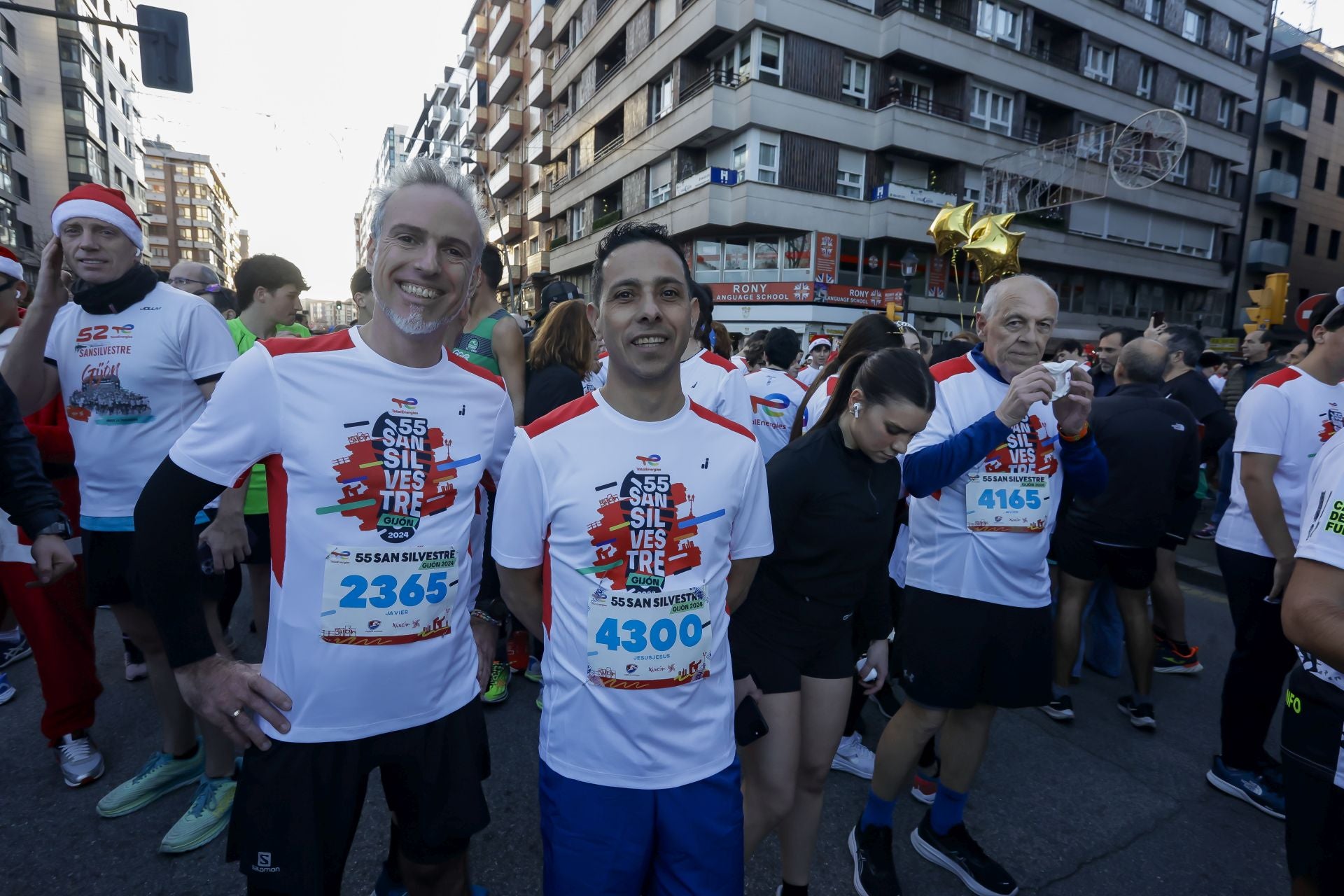 La San Silvestre vuela por las calles de Gijón