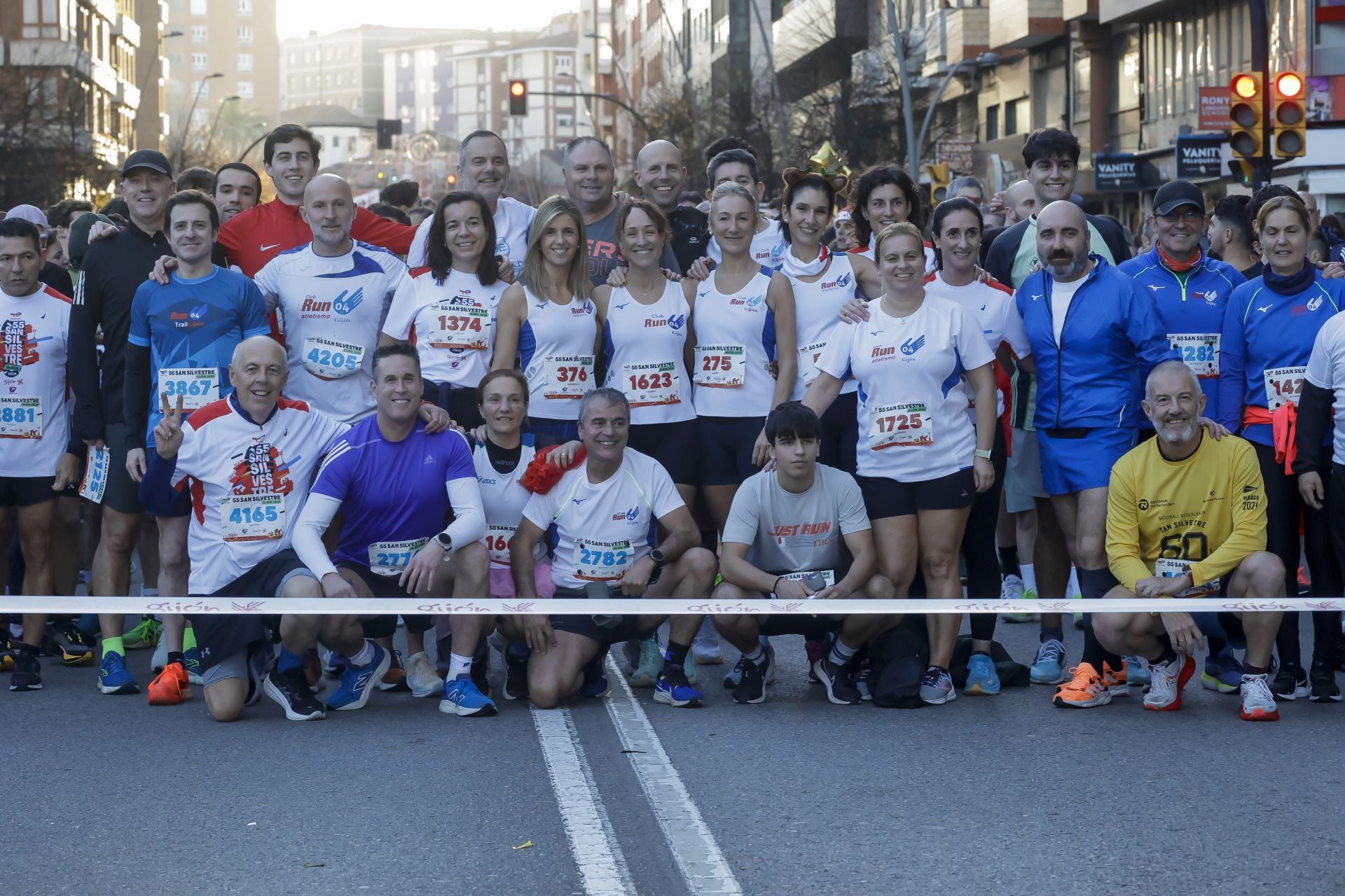 La San Silvestre vuela por las calles de Gijón