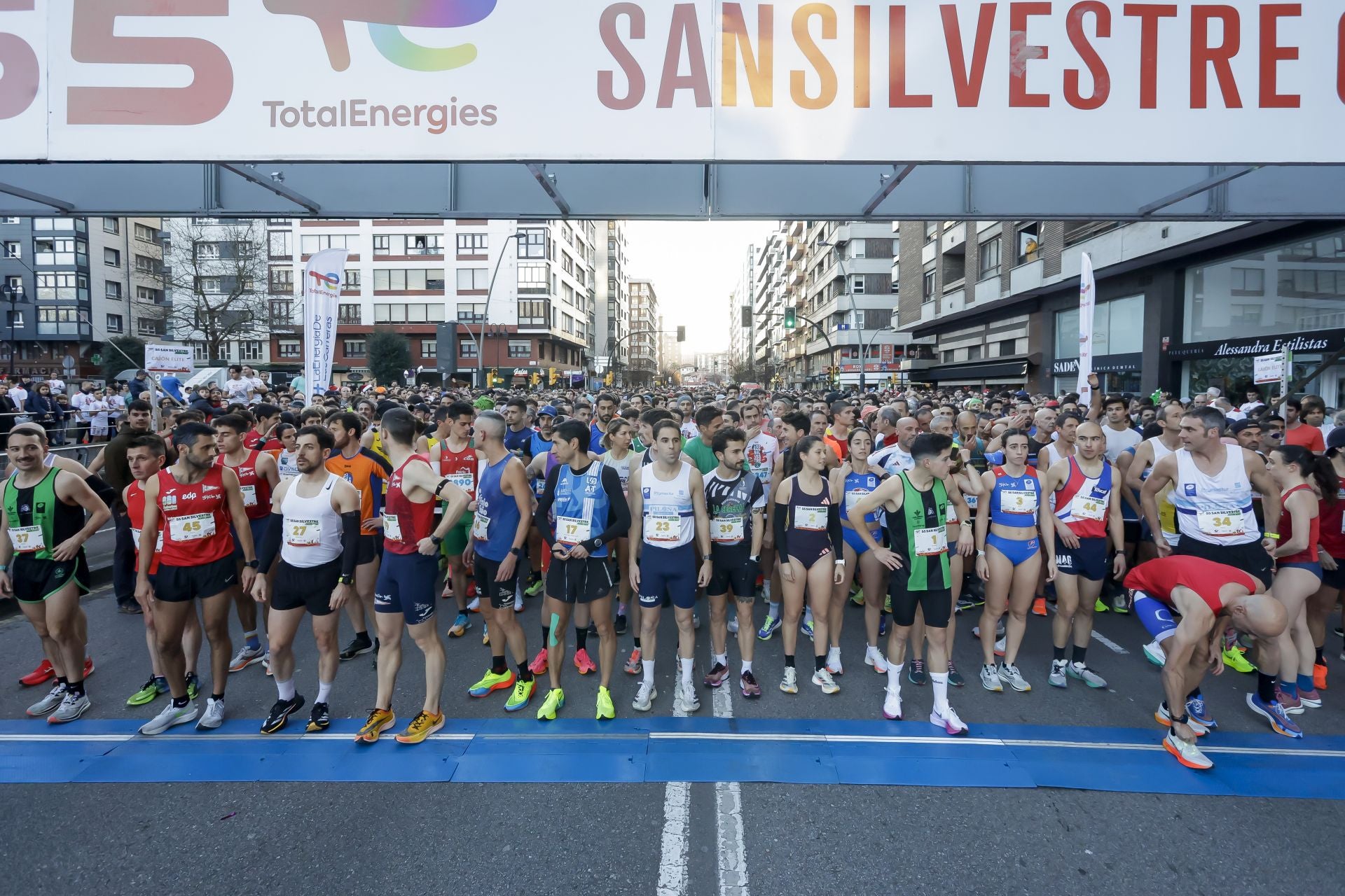 La San Silvestre vuela por las calles de Gijón