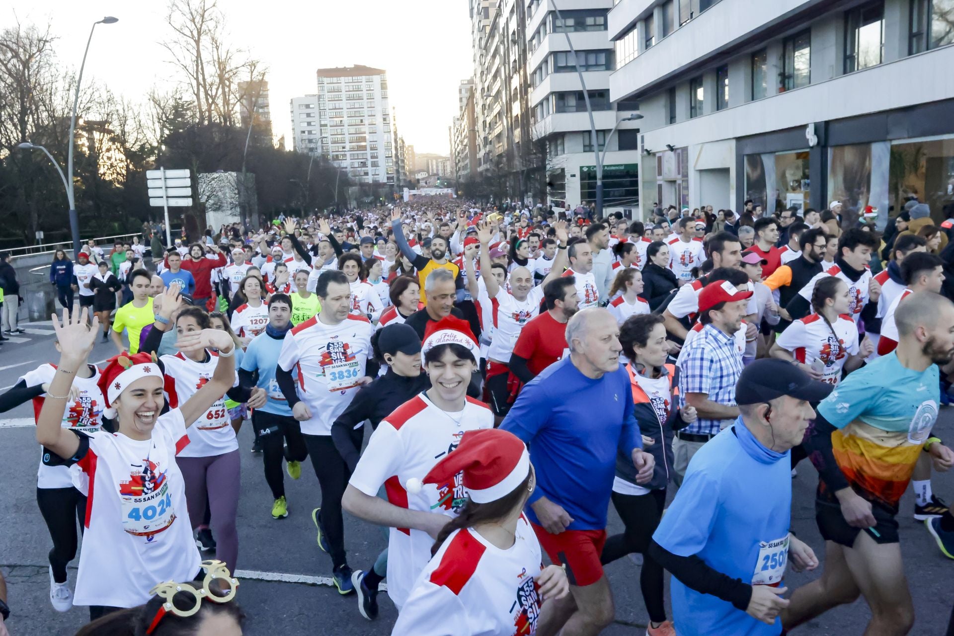 La San Silvestre vuela por las calles de Gijón