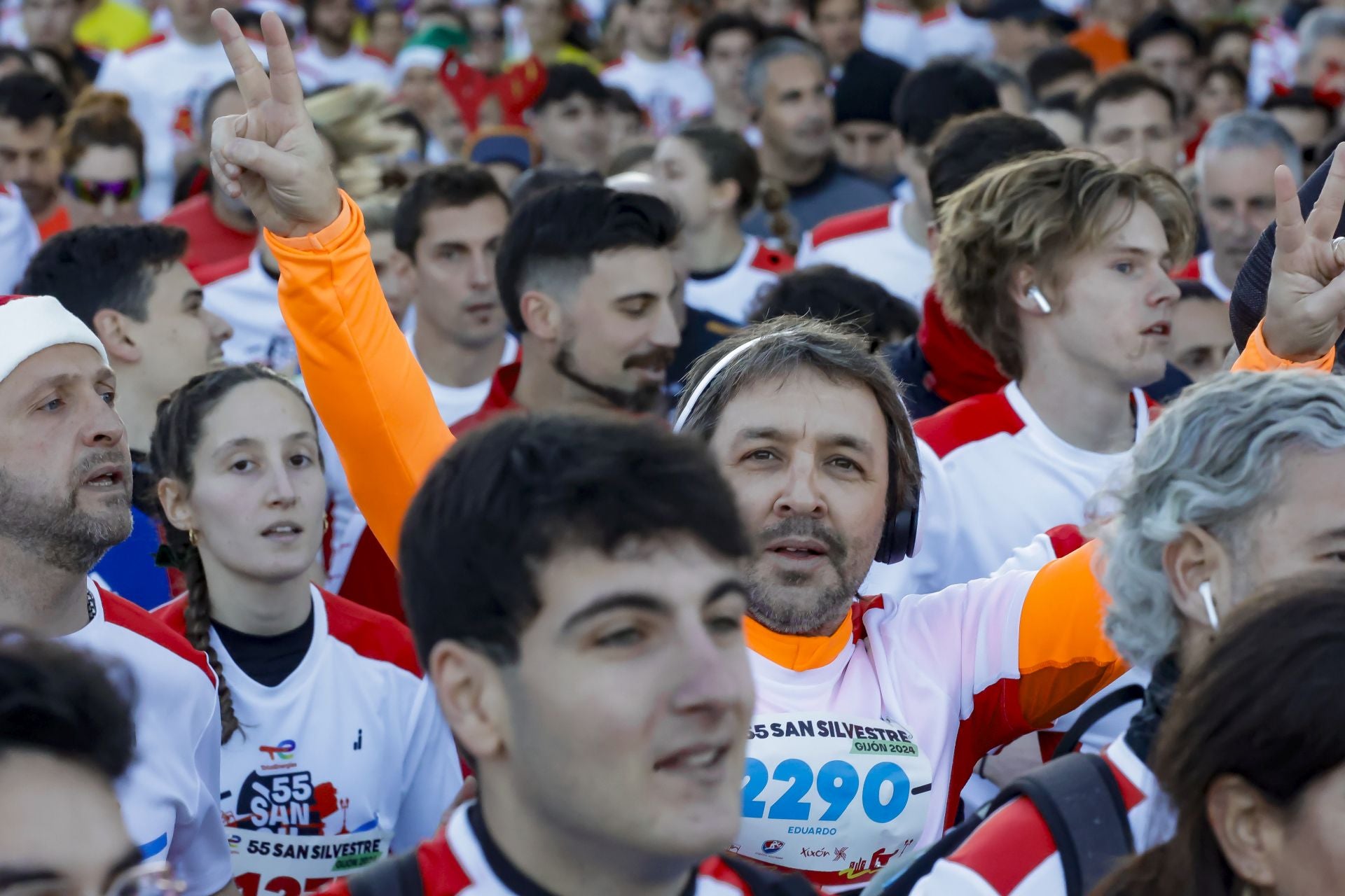 La San Silvestre vuela por las calles de Gijón