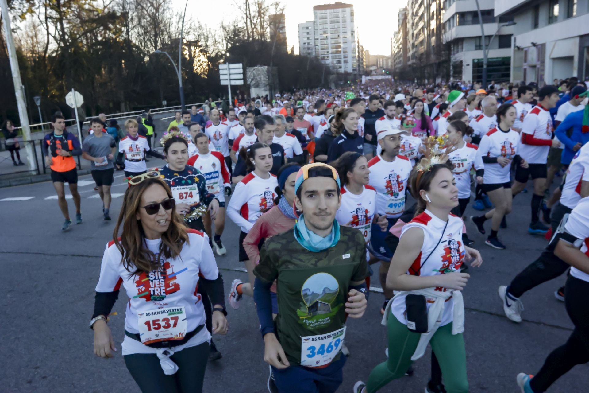 La San Silvestre vuela por las calles de Gijón