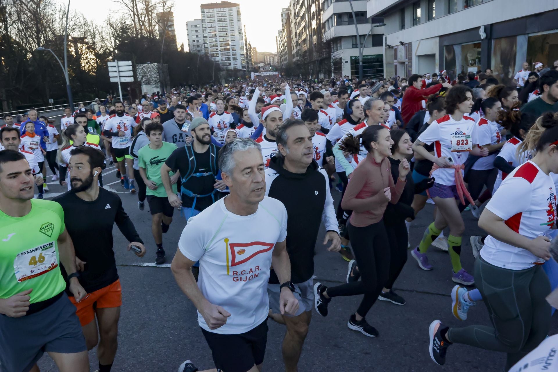 La San Silvestre vuela por las calles de Gijón