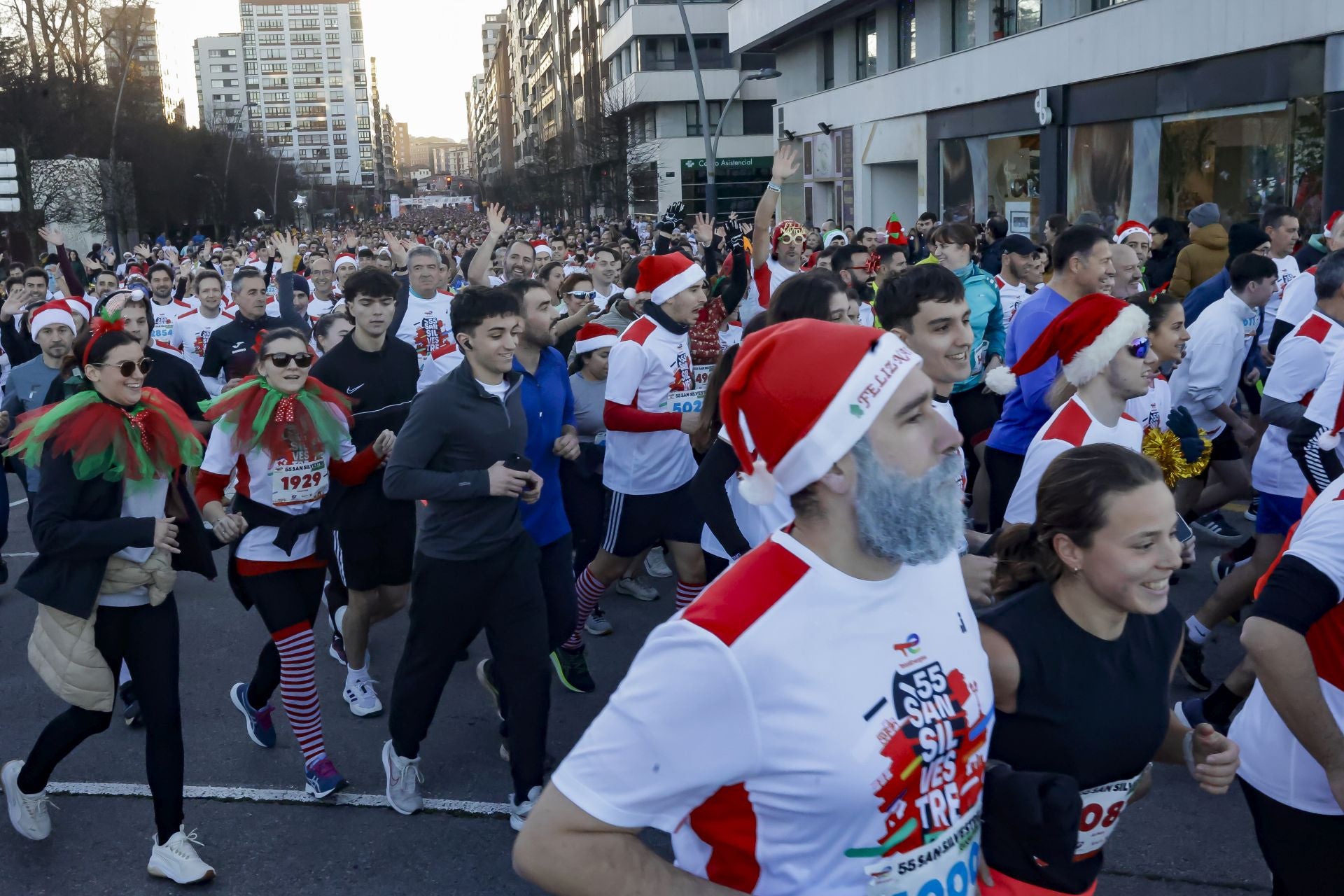 La San Silvestre vuela por las calles de Gijón