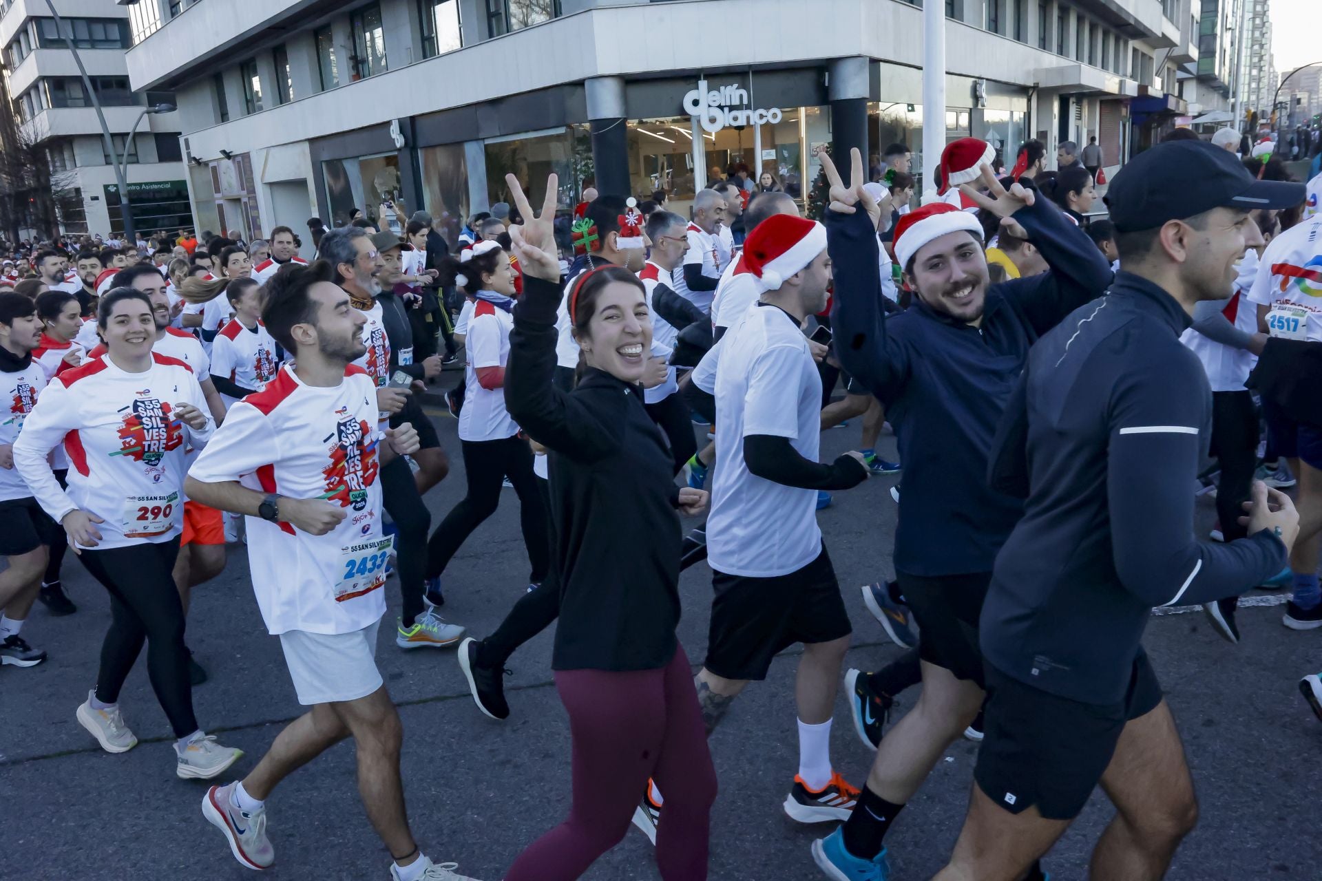 La San Silvestre vuela por las calles de Gijón