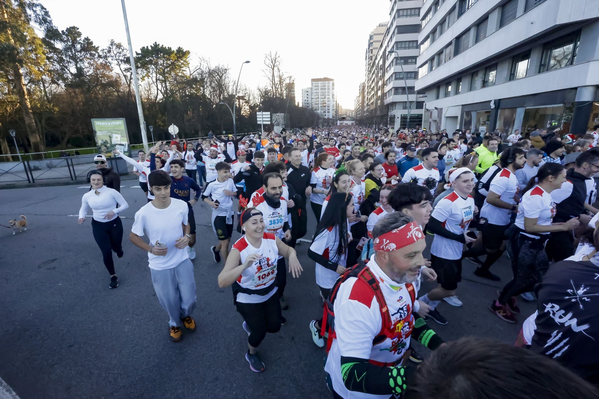 La San Silvestre vuela por las calles de Gijón