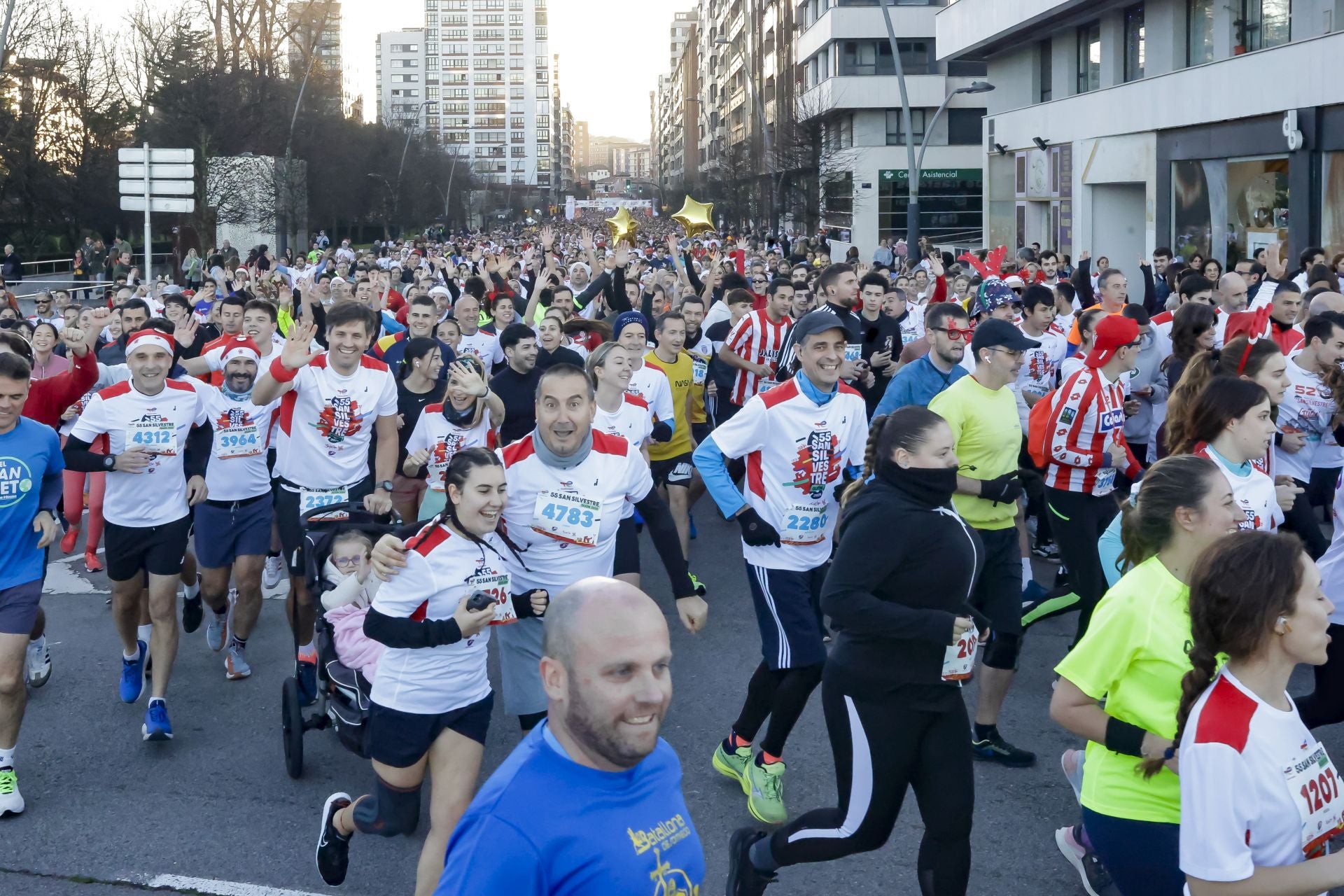 La San Silvestre vuela por las calles de Gijón