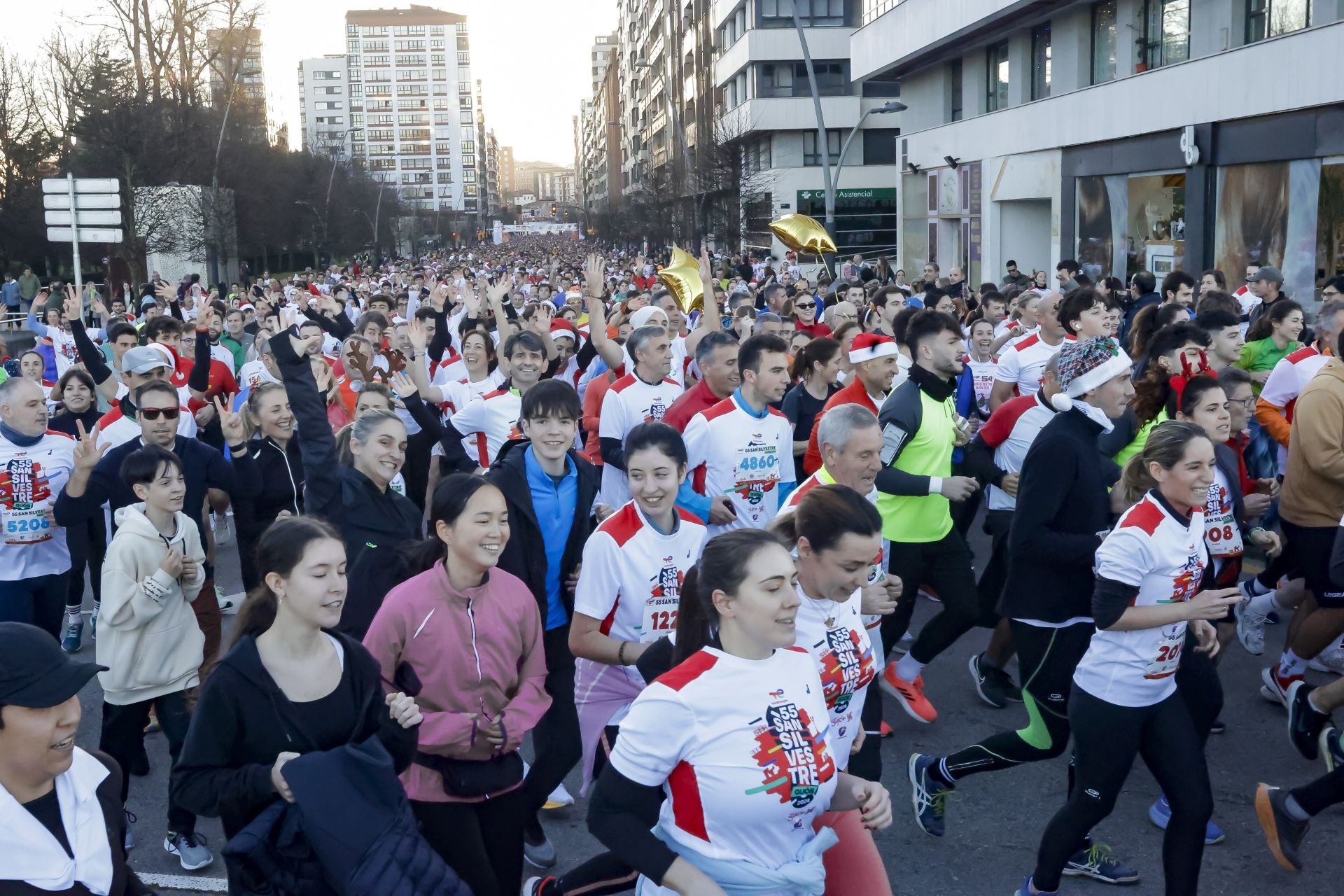 La San Silvestre vuela por las calles de Gijón