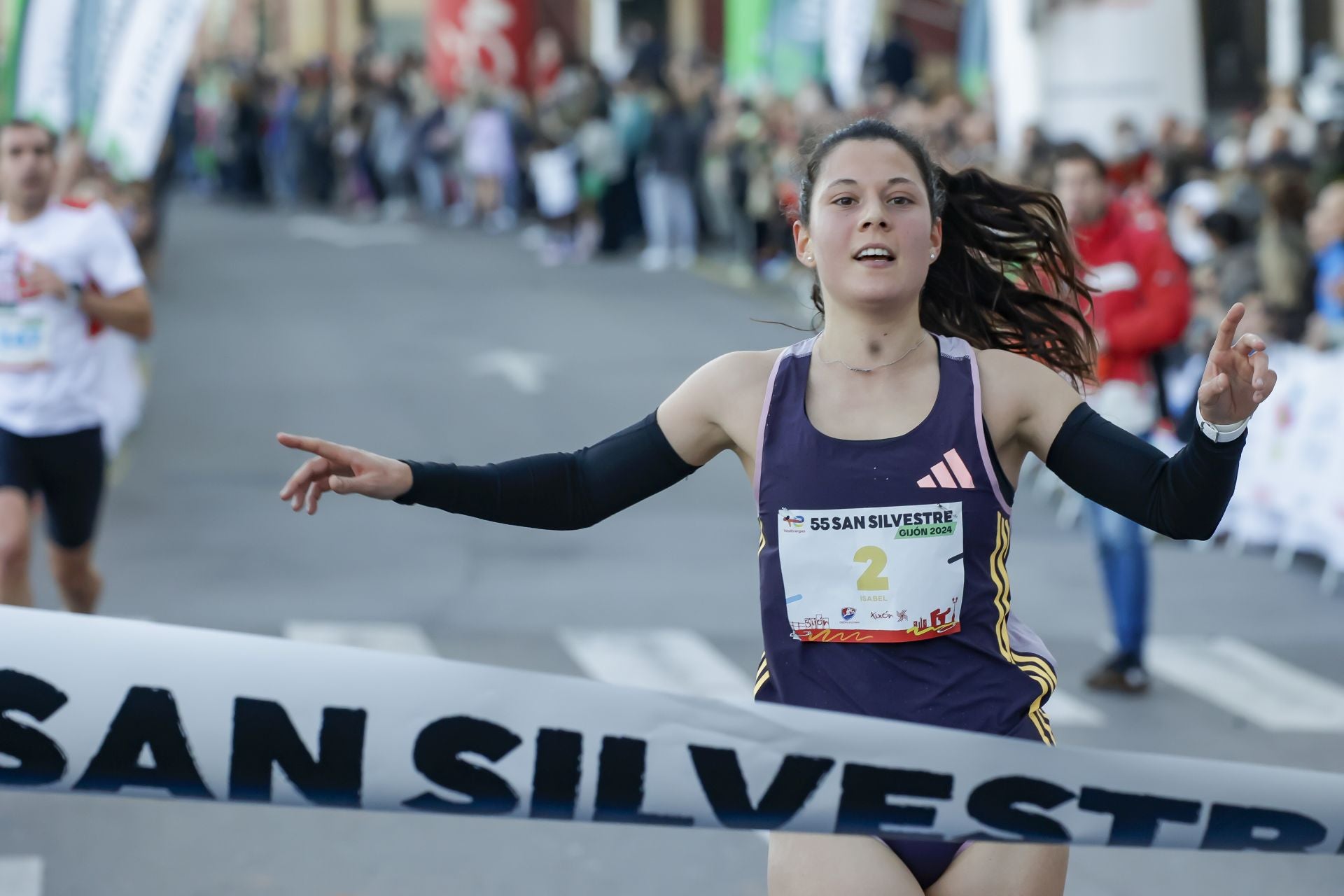 La San Silvestre vuela por las calles de Gijón