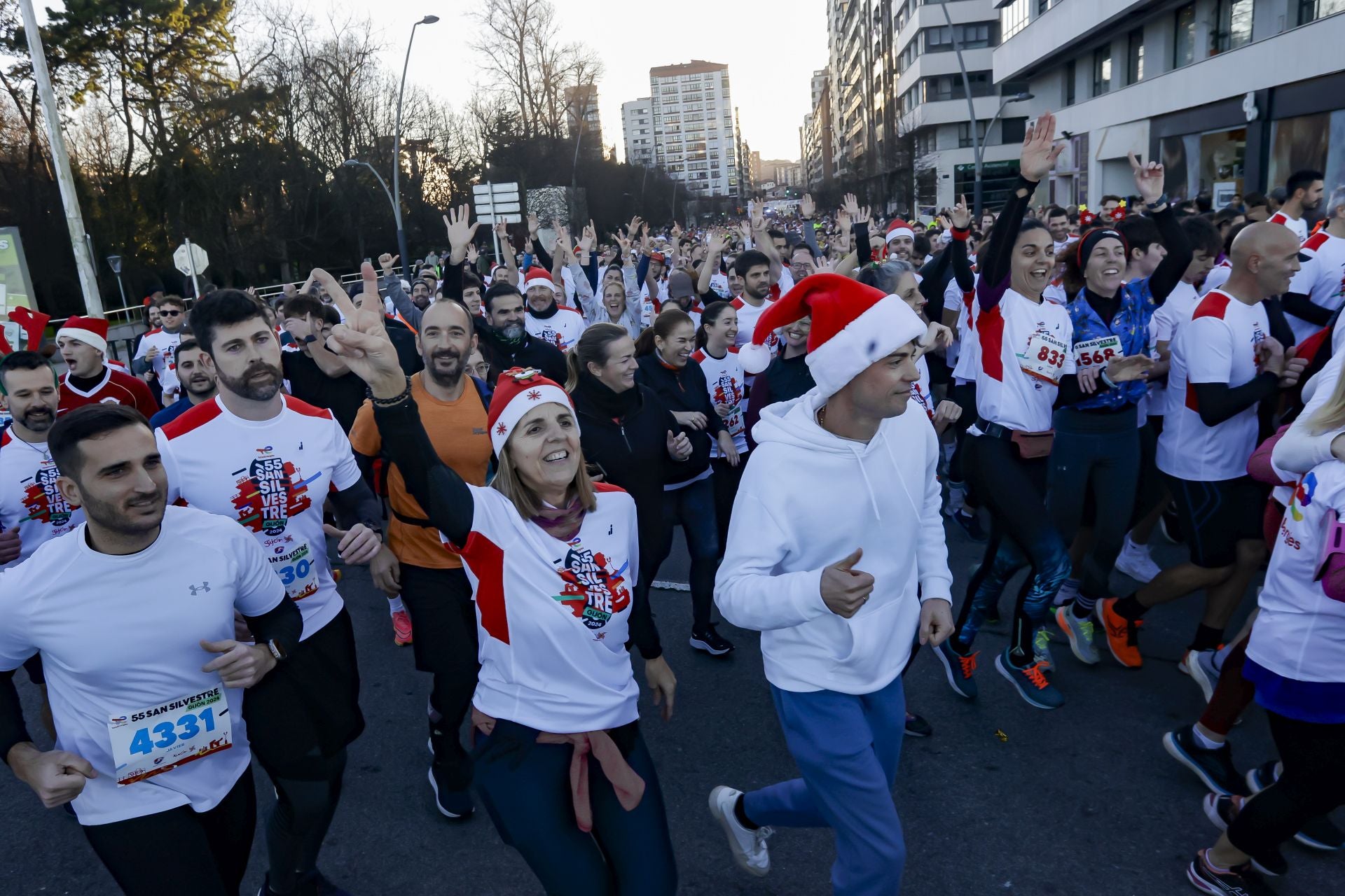 La San Silvestre vuela por las calles de Gijón