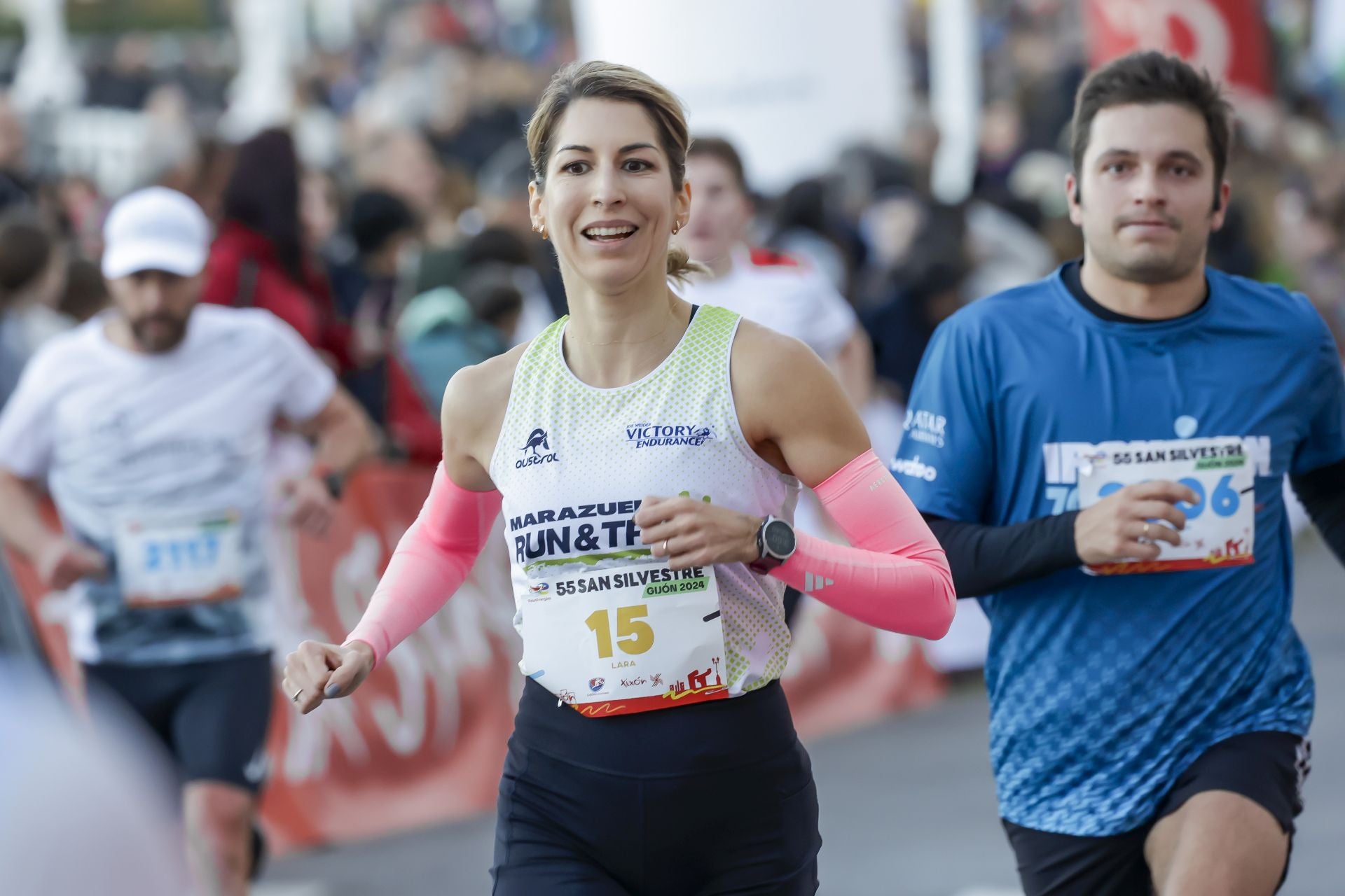 La San Silvestre vuela por las calles de Gijón