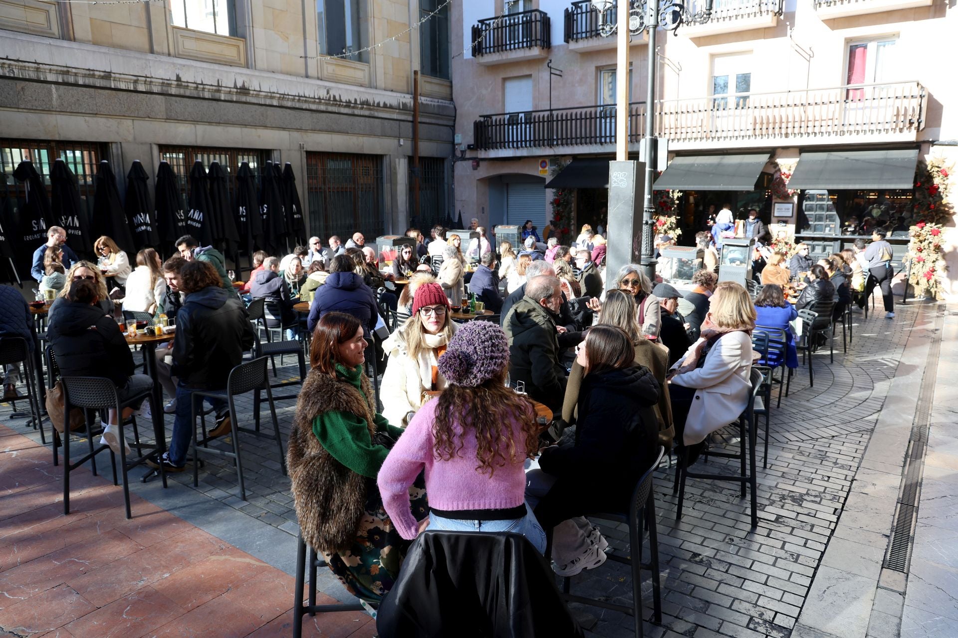 Asturias, de terraceo para brindar por el nuevo año