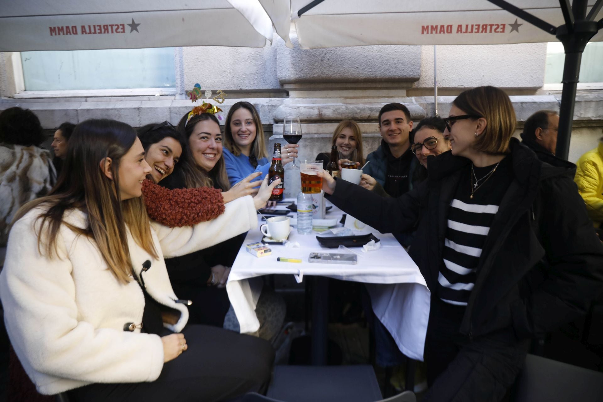 Asturias, de terraceo para brindar por el nuevo año