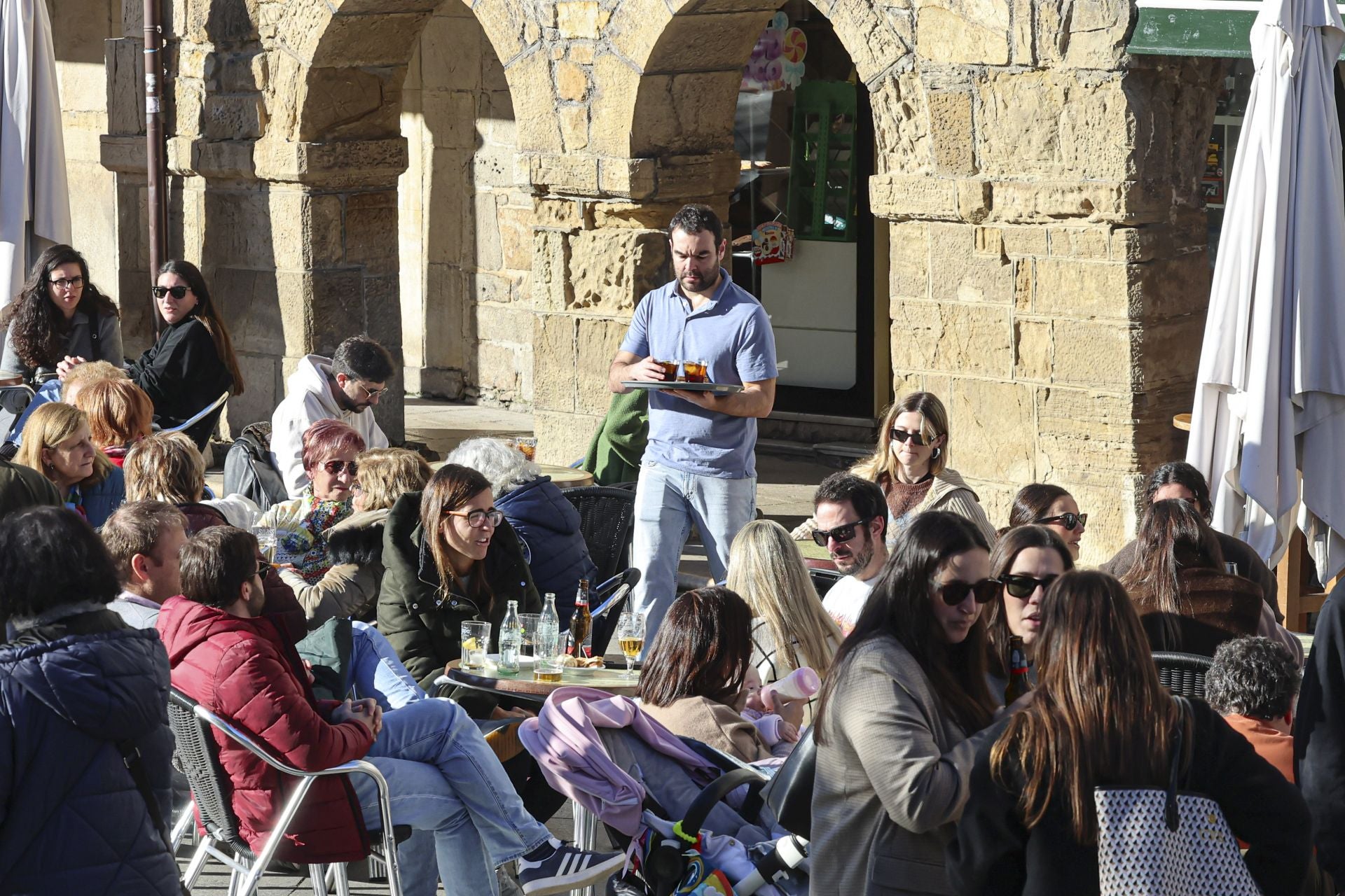 Asturias, de terraceo para brindar por el nuevo año