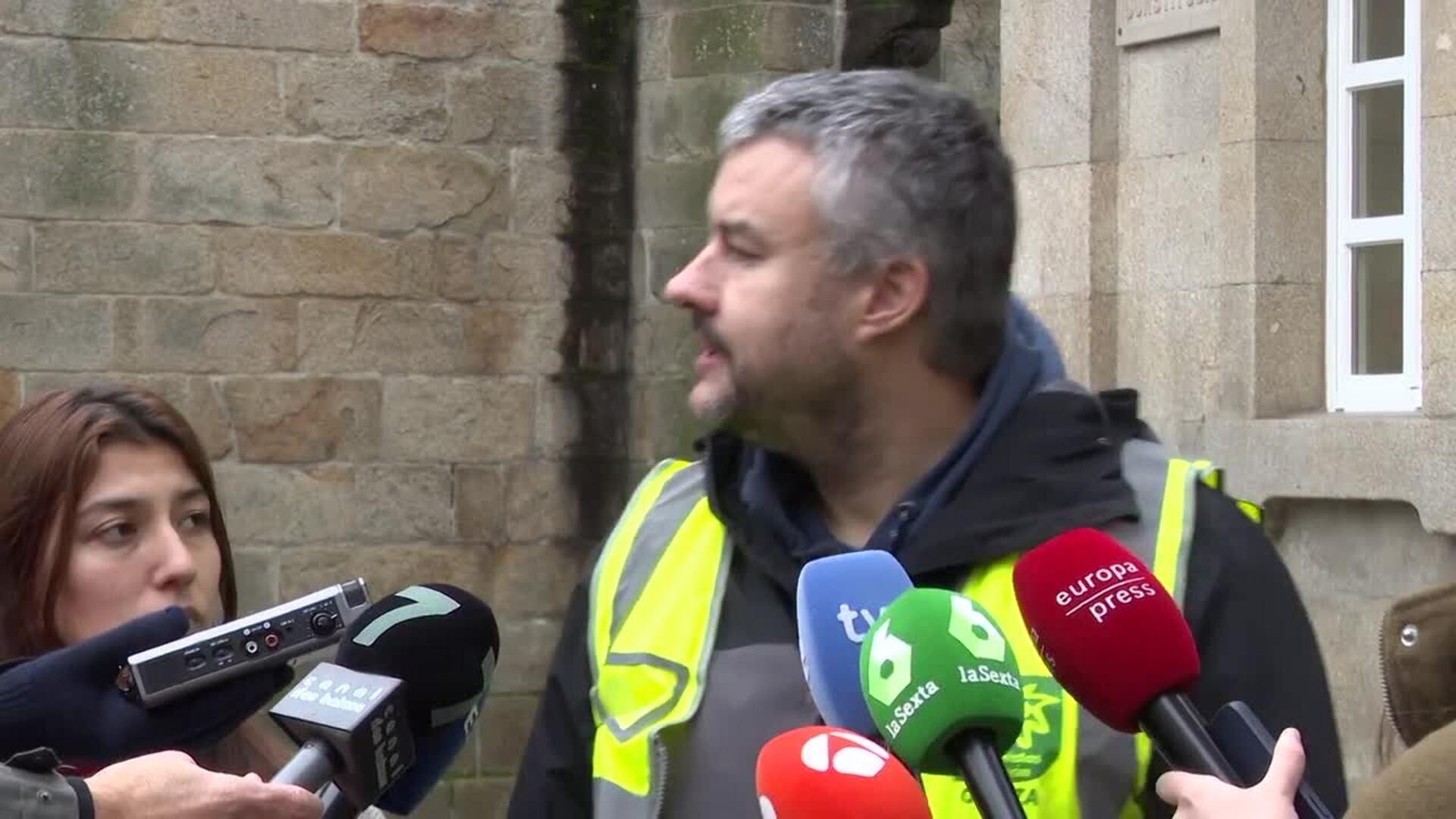 Ecologistas demandan a la naviera del buque que provocó el vertido de pellets en Galicia