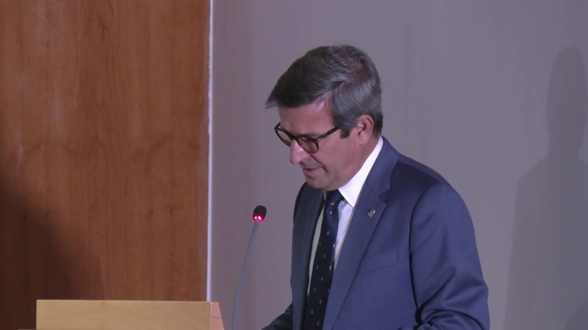 Paradela pone fecha a las ayudas para desarrollar satélites 100