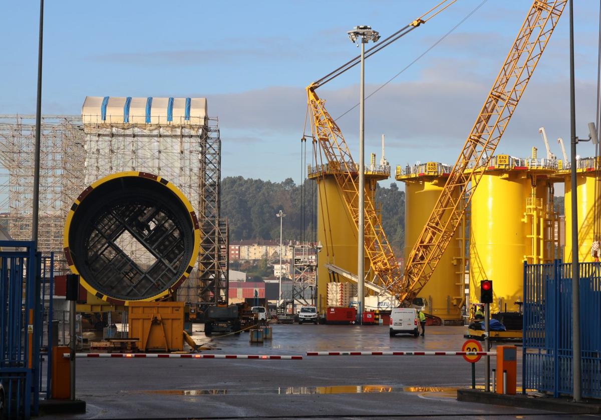 Trabajos en el muelle de Valliniello.