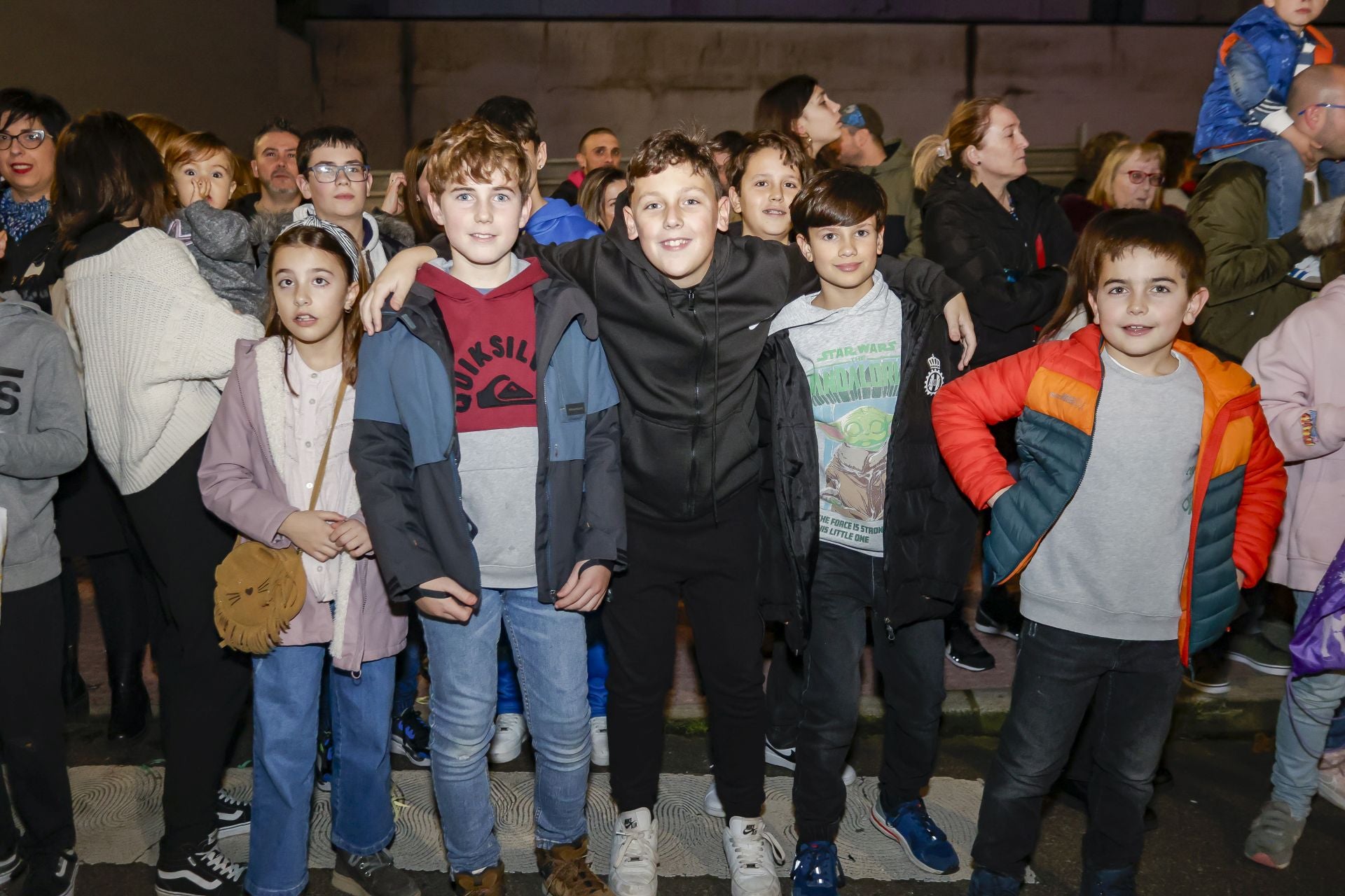 ¡Vivan los Reyes Magos!: Avilés estalla de ilusión en una cabalgata mágica
