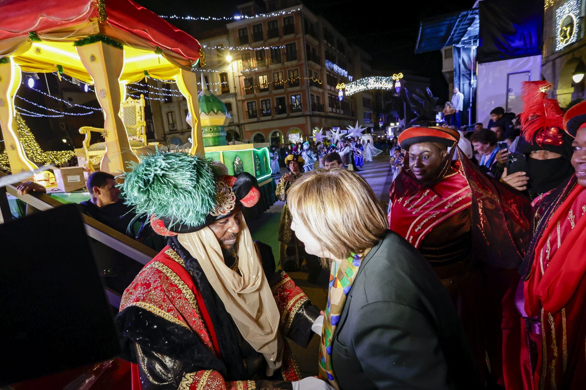 ¡Vivan los Reyes Magos!: Avilés estalla de ilusión en una cabalgata mágica